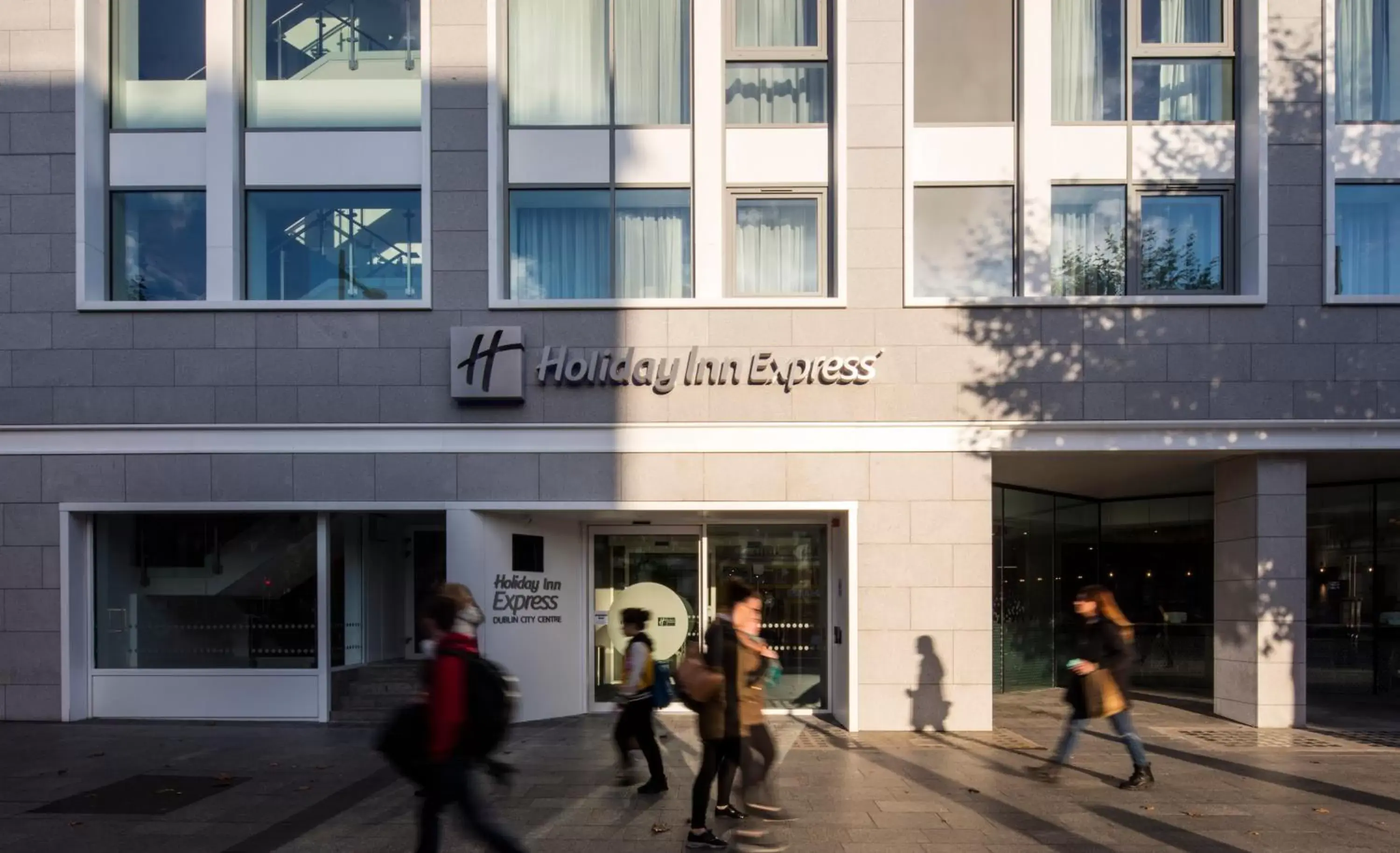 Property building in Holiday Inn Express Dublin City Centre