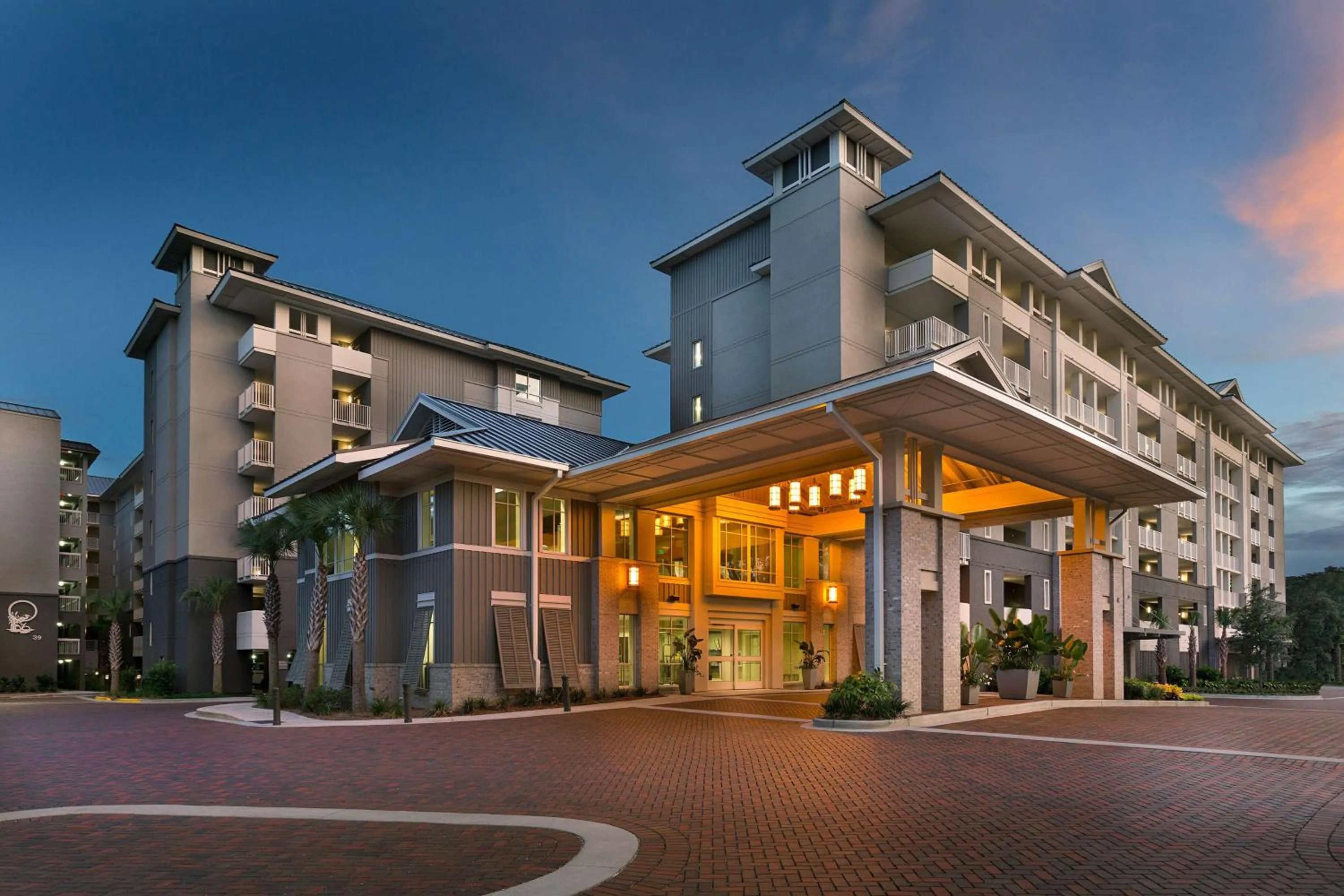 Property building in Hilton Grand Vacations Club Ocean Oak Resort Hilton Head