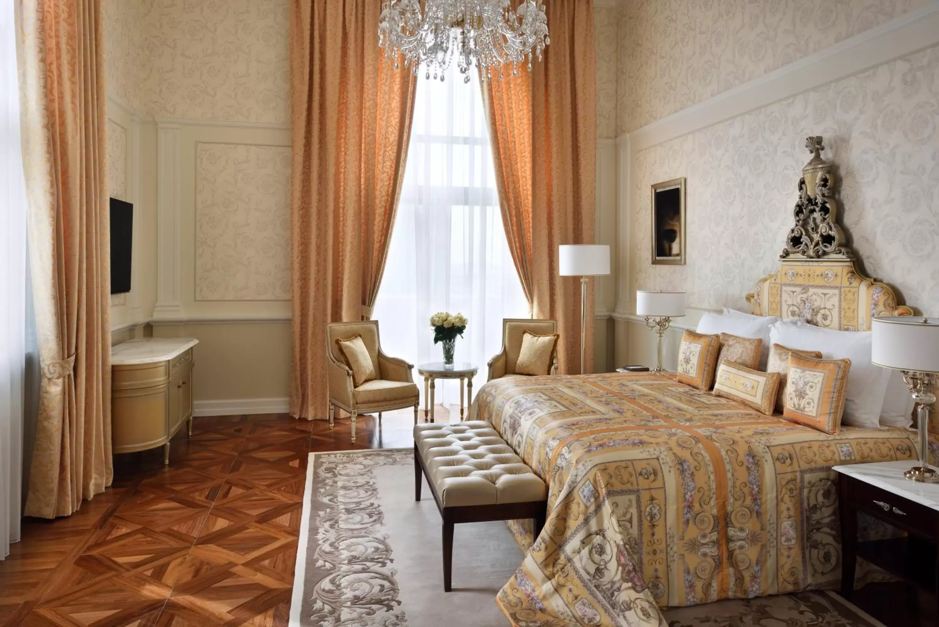 Bedroom, Bed in Palazzo Versace Dubai