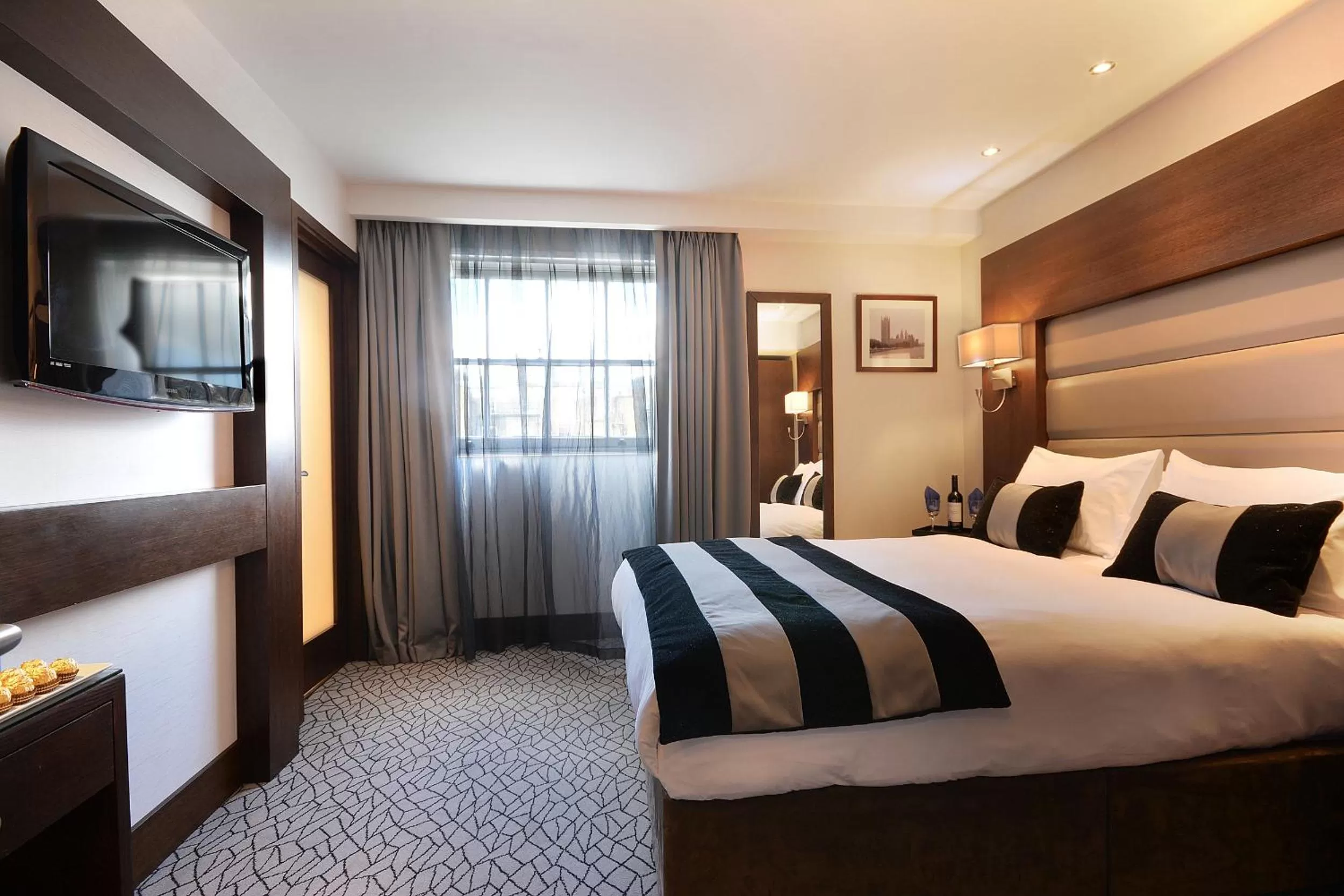 Bedroom, Bed in Park Grand London Lancaster Gate