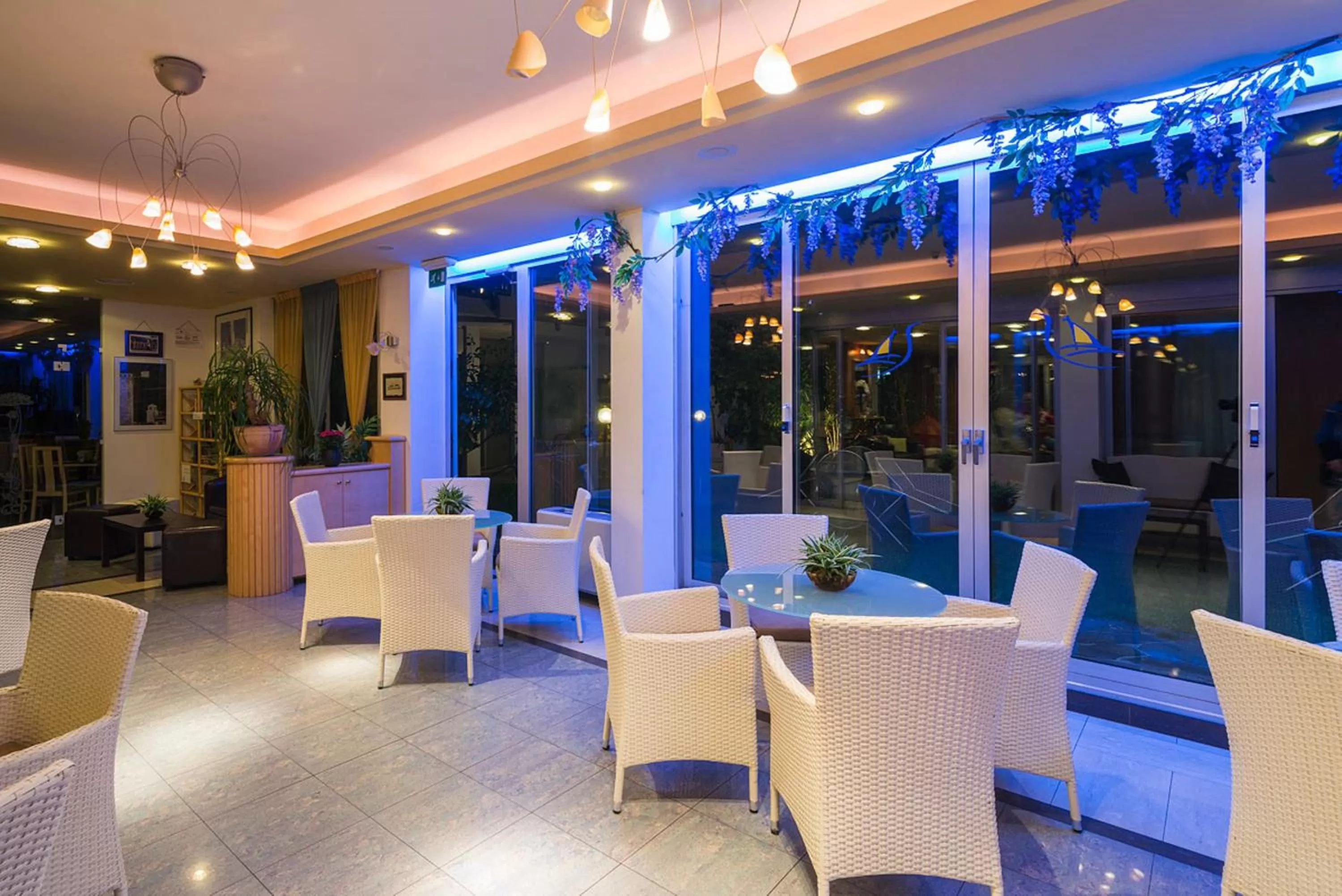 Lounge or bar in Ambassador Suite Hotel