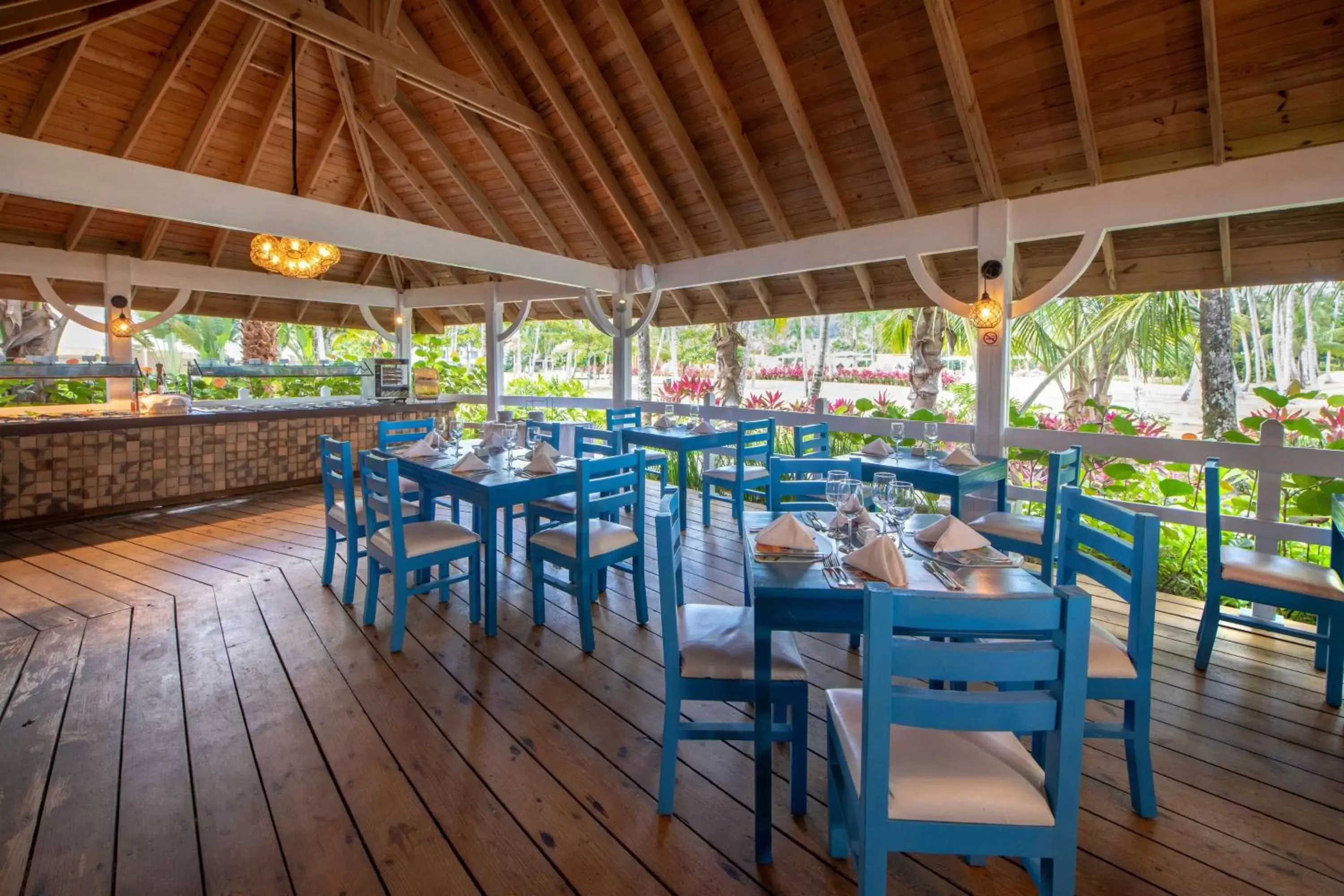 Restaurant/Places to Eat in Viva V Samana by Wyndham, A Trademark Adults All Inclusive