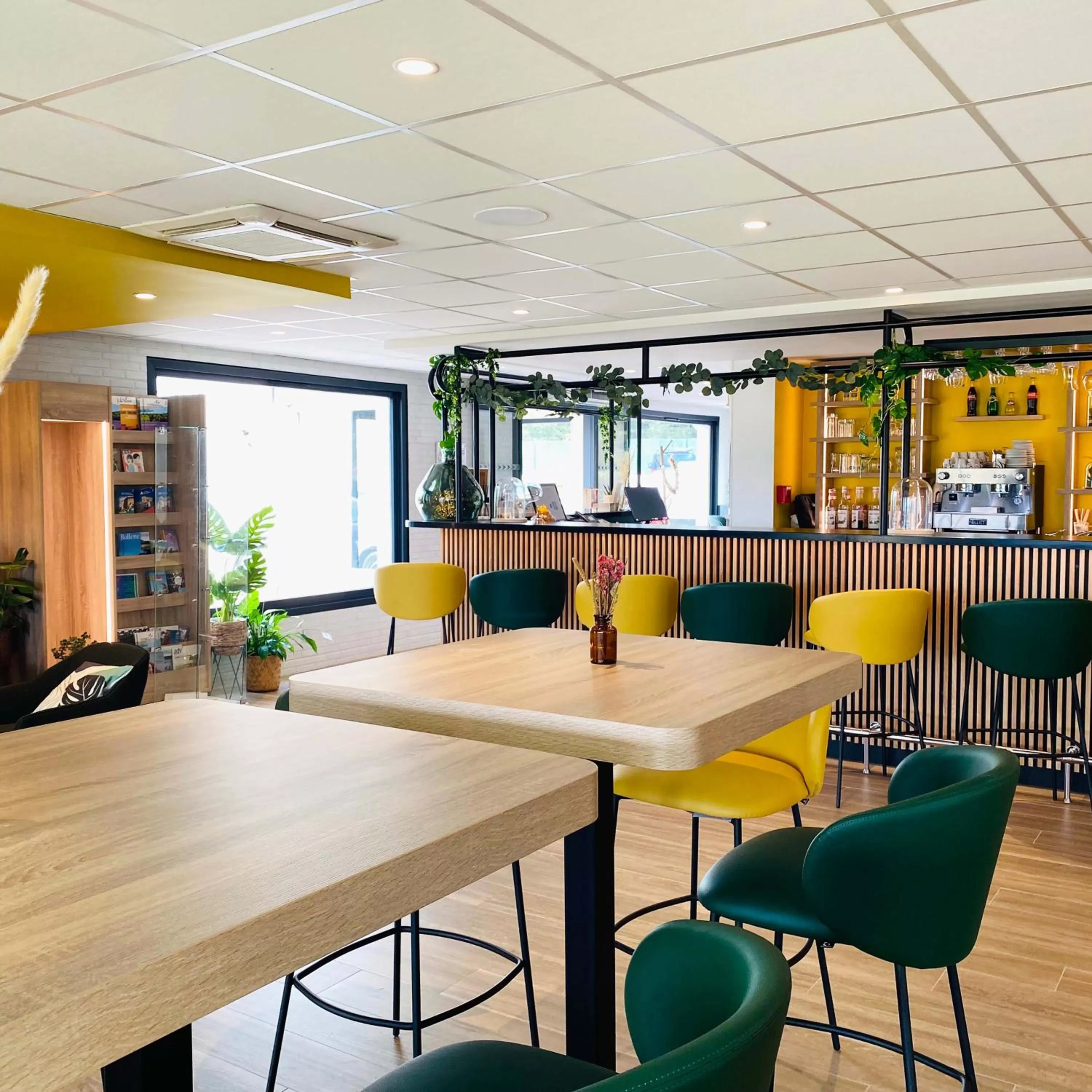 Restaurant/places to eat in Campanile Bollène A7