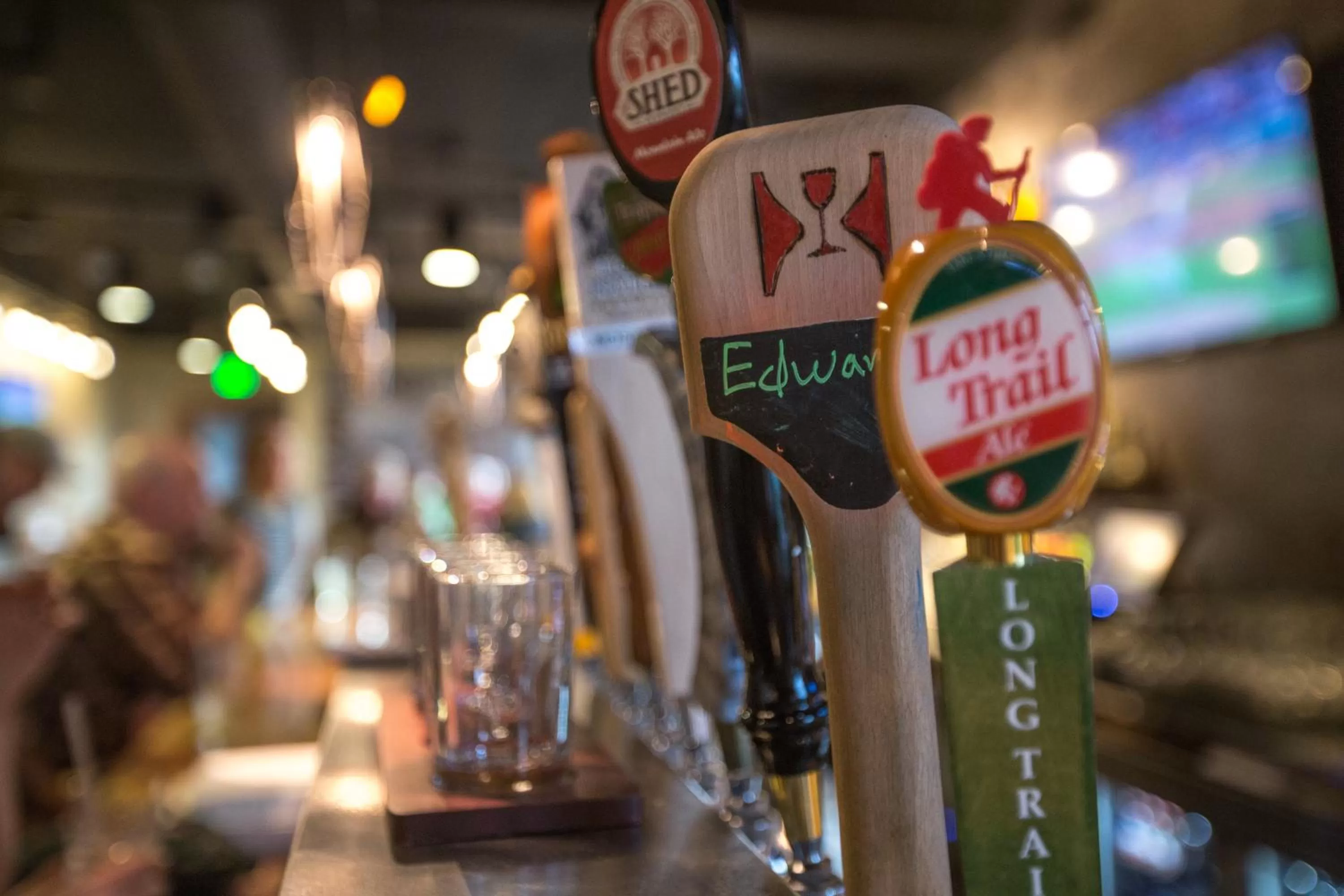 Restaurant/places to eat in Burke Mountain Hotel