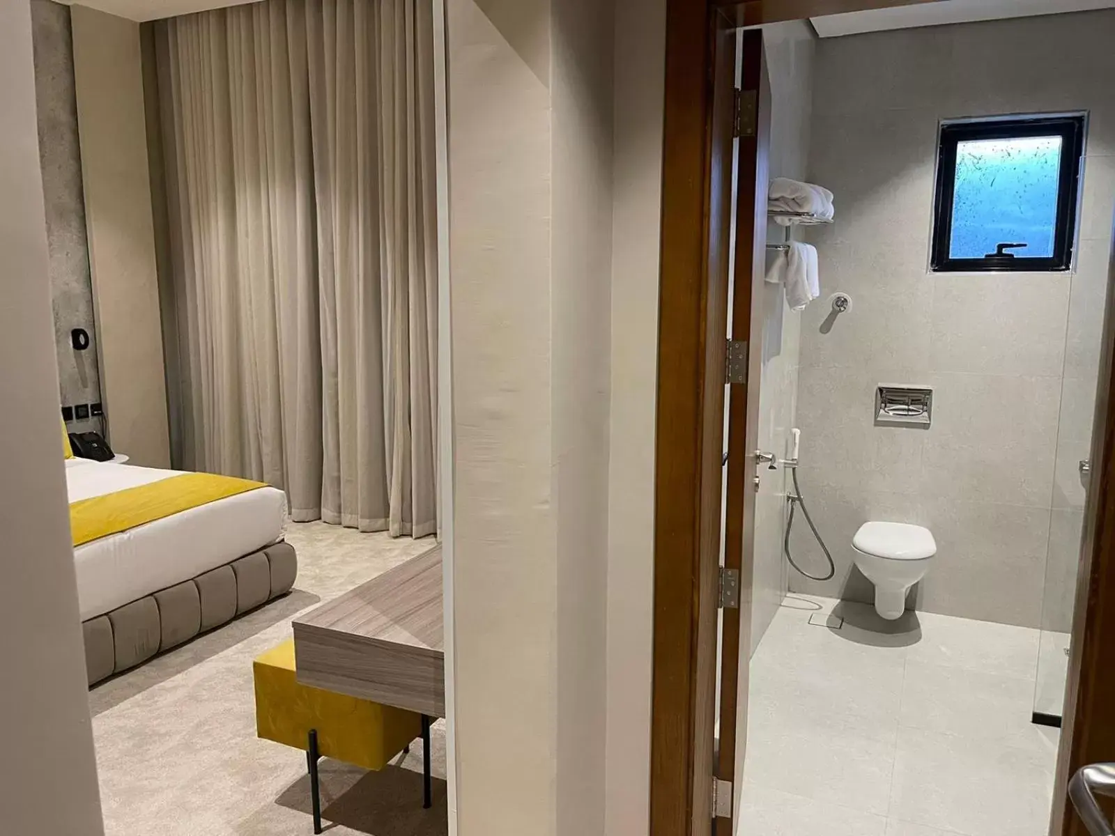 Toilet, Bed in Voyage Residence فوياج ريسيدنس للشقق المخدومة Toilet, Bed in Voyage Residence فوياج ريسيدنس للشقق المخدومة