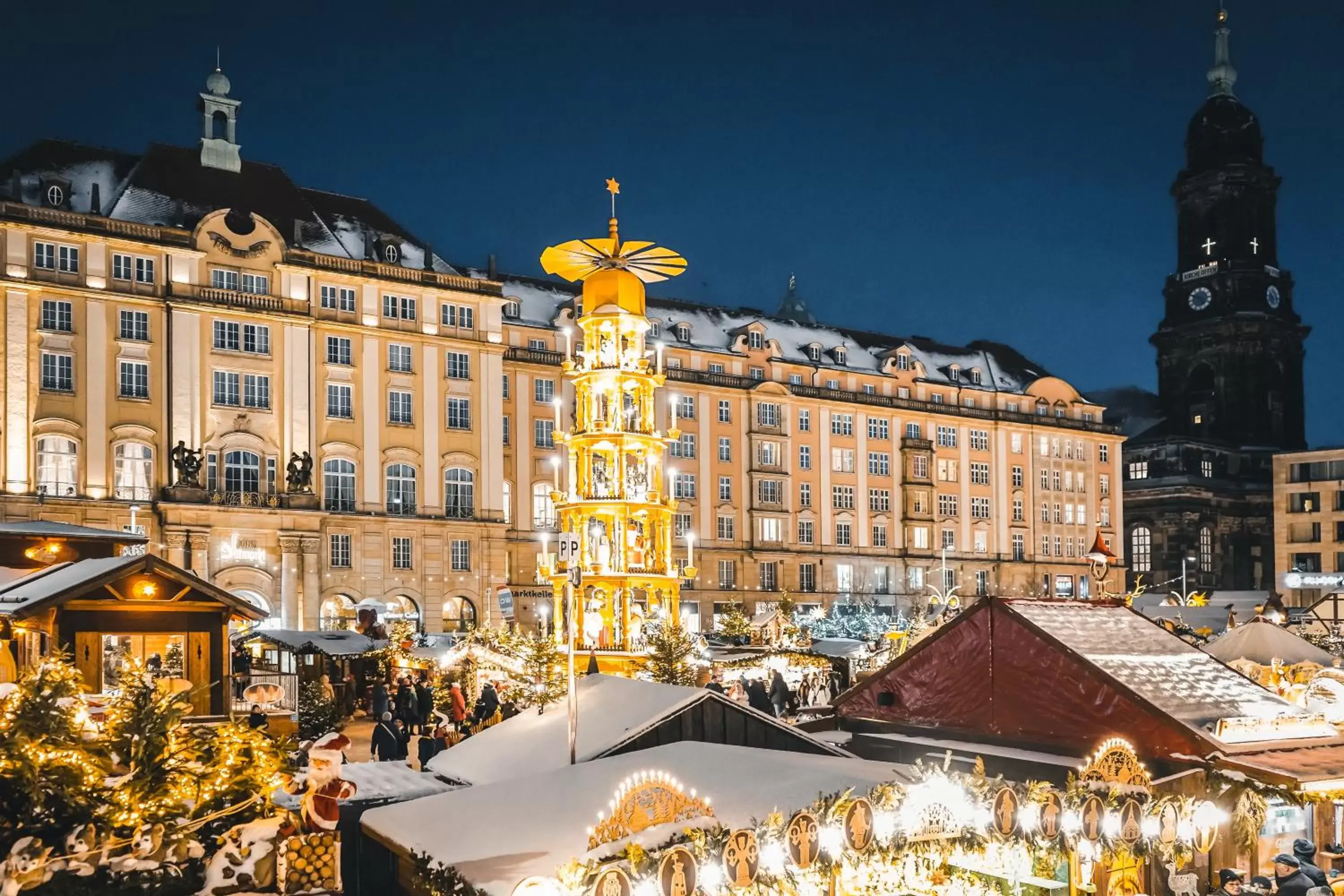 Property building in Star G Hotel Premium Dresden Altmarkt