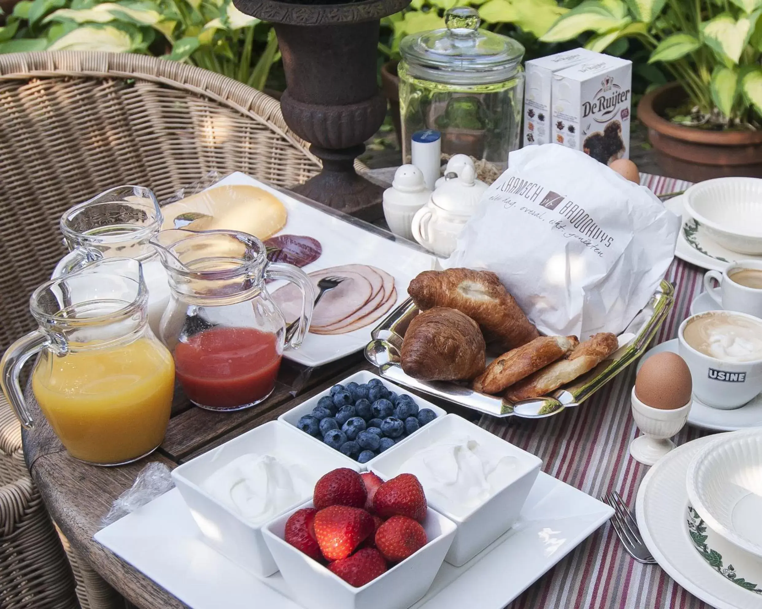 Food close-up, Breakfast in B&B De Schiedamse Suites