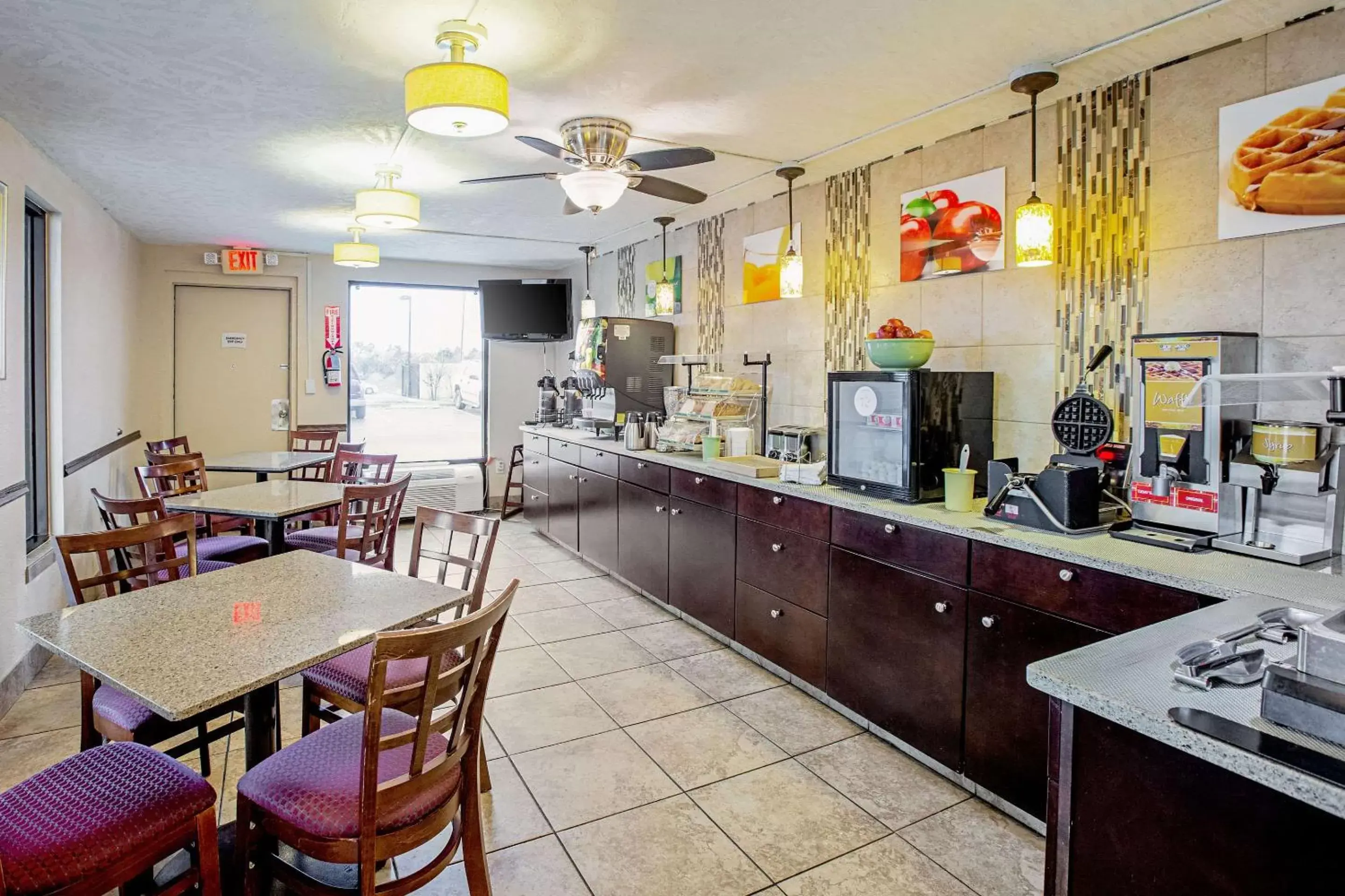 Restaurant/Places to Eat in Quality Inn & Suites Live Oak I-10 Exit 283