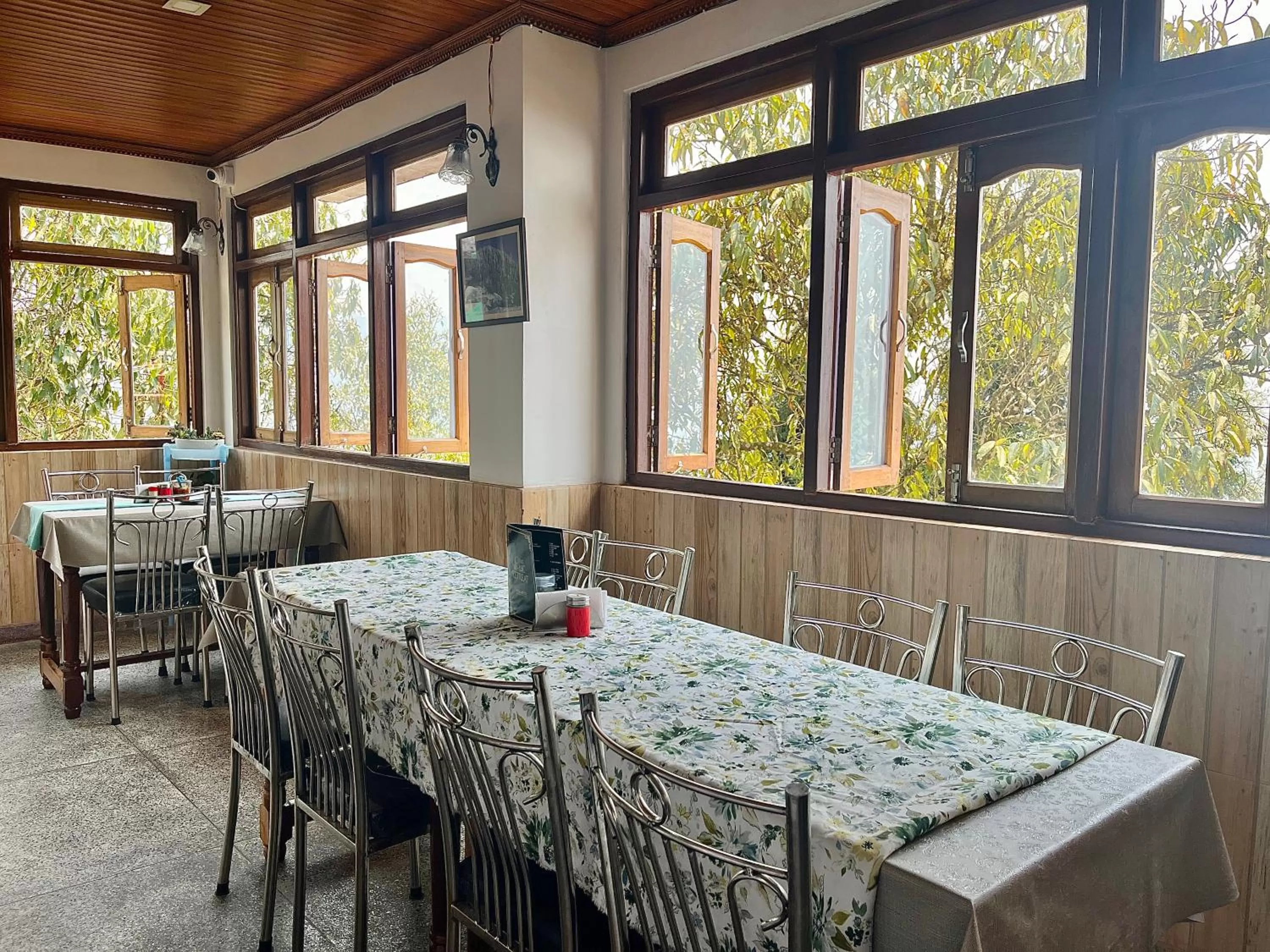 Restaurant/Places to Eat in The Di-Lac Retreat