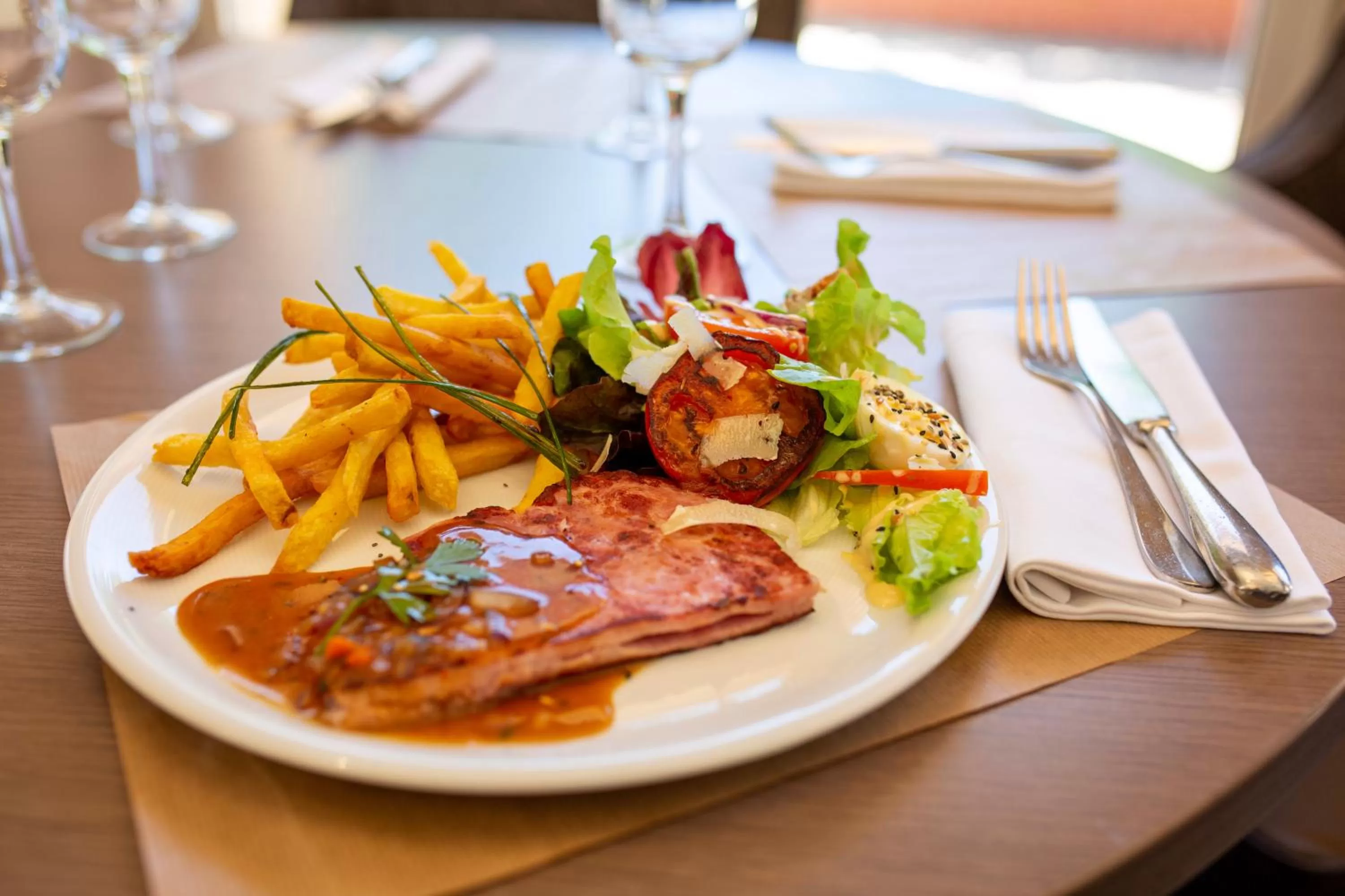 Restaurant/places to eat in Hostellerie Saint Vincent Beauvais Aeroport