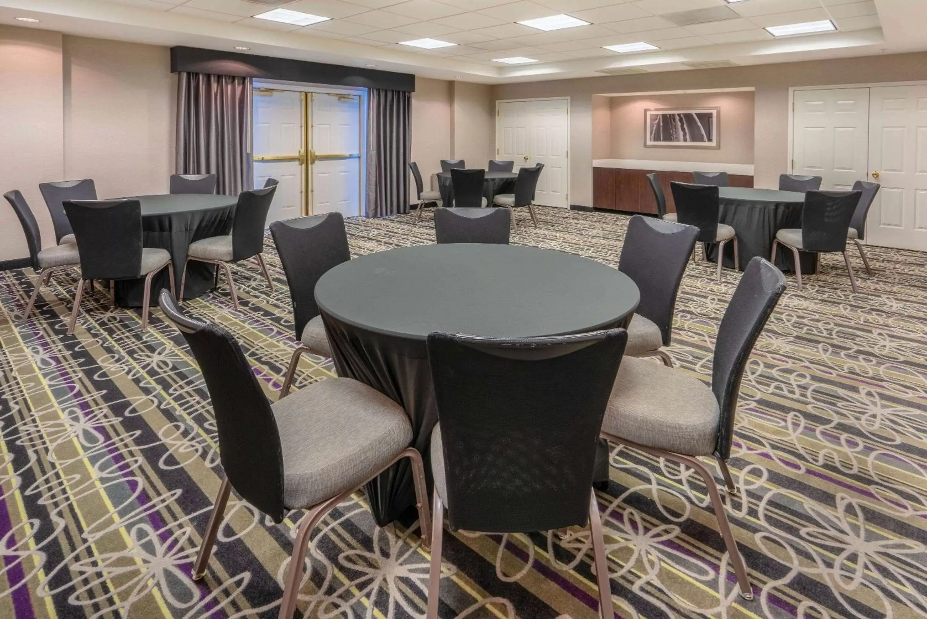 Meeting/conference room, Restaurant/Places to Eat in La Quinta by Wyndham Pueblo