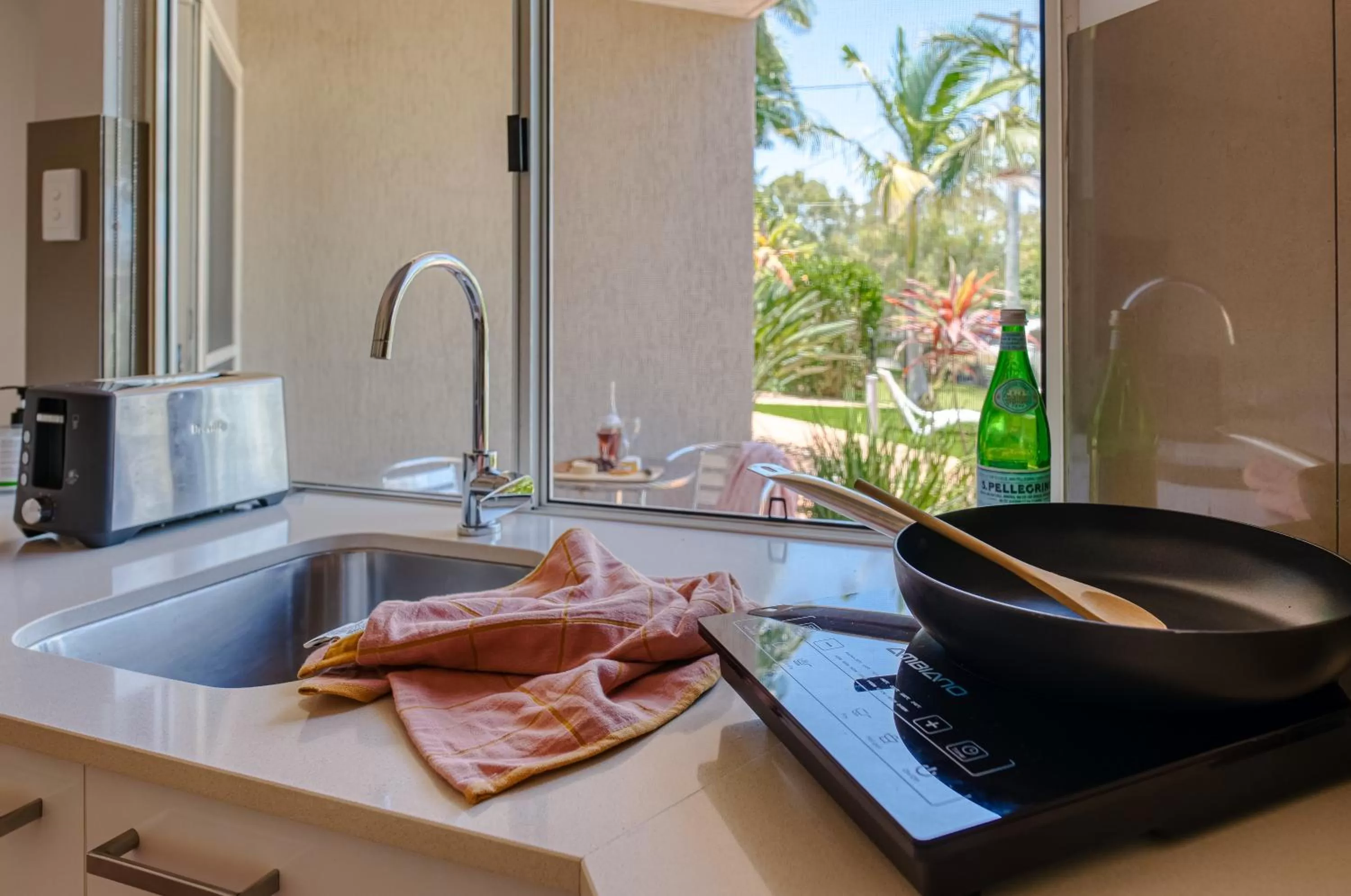 Kitchen or kitchenette in Noosa Sun - On the Noosa River