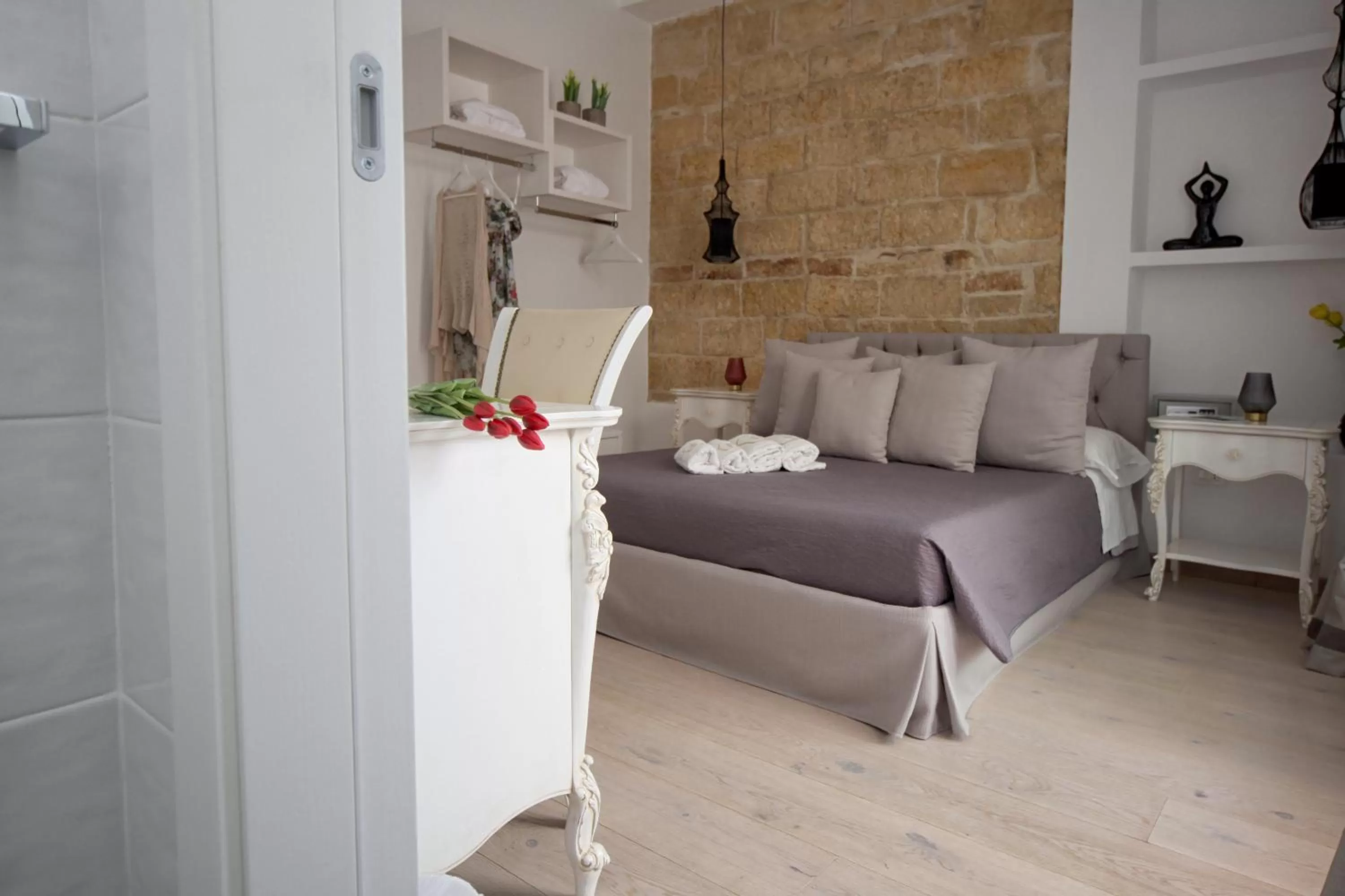 Bed in Mare Versus Luxury Suites