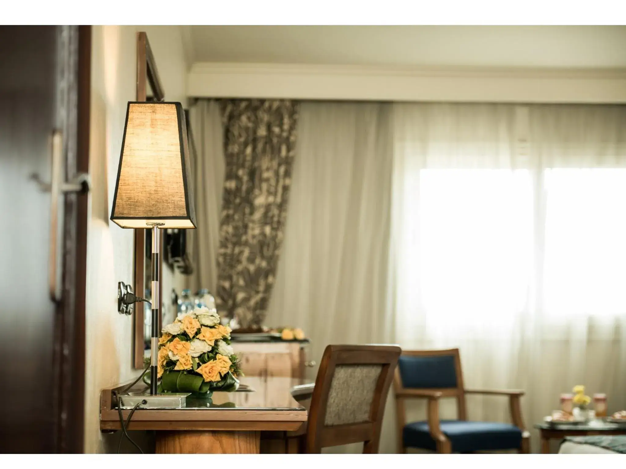 Bedroom, Dining Area in Cherry Maryski Hotel