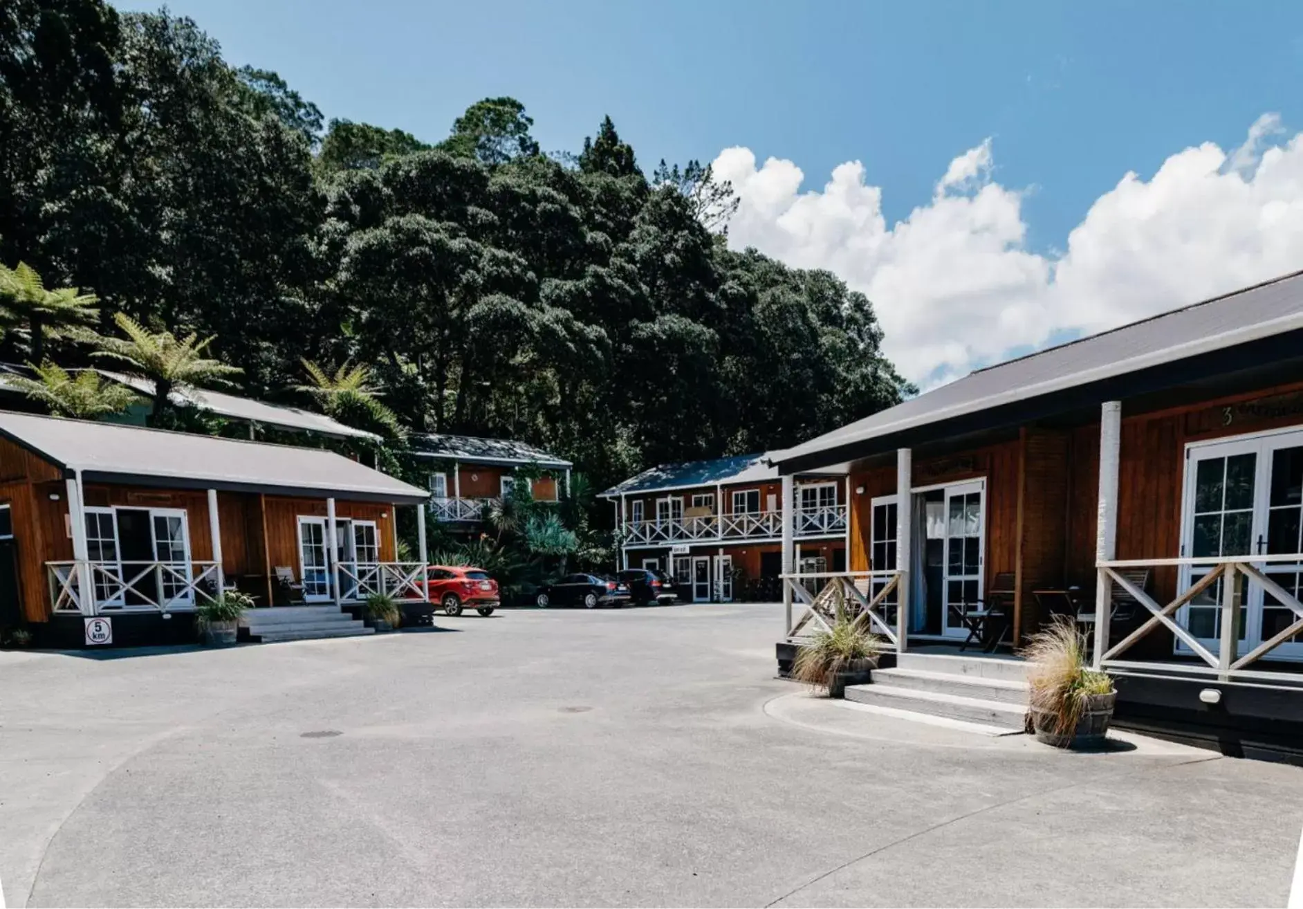 Property Building in Anchor Lodge Motel