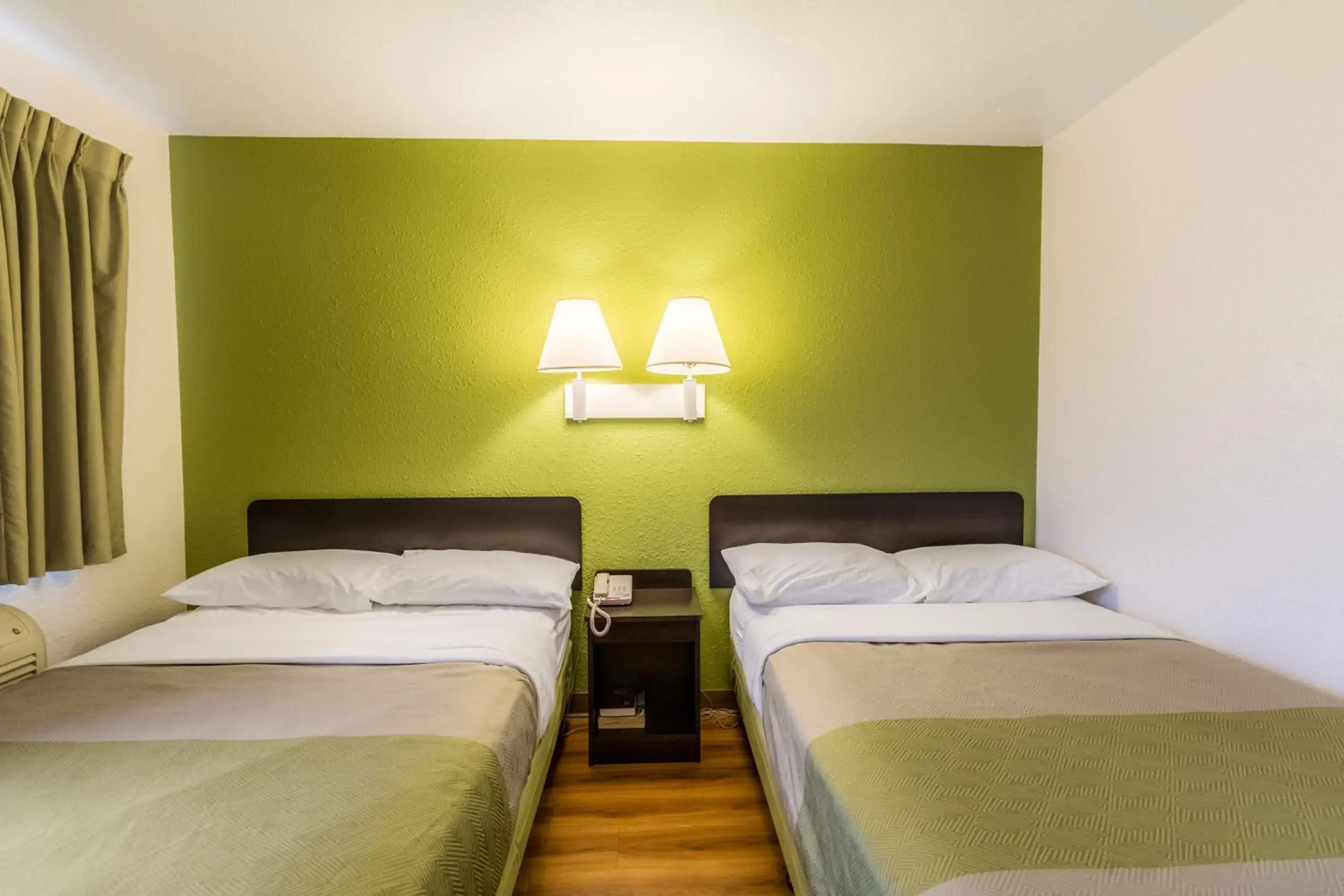Bedroom, Room Photo in Motel 6-Green Bay, WI