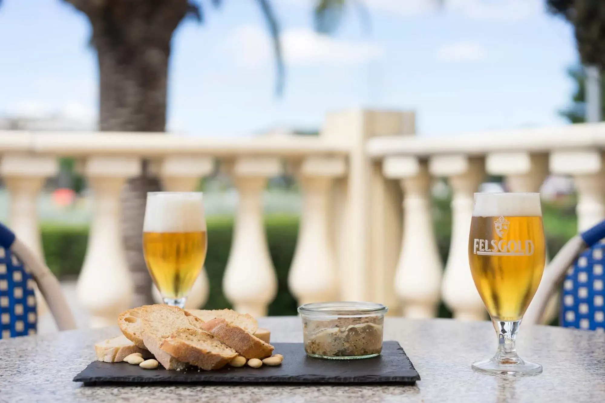 Food and drinks in The Originals City, Hôtel Le Puech, Narbonne