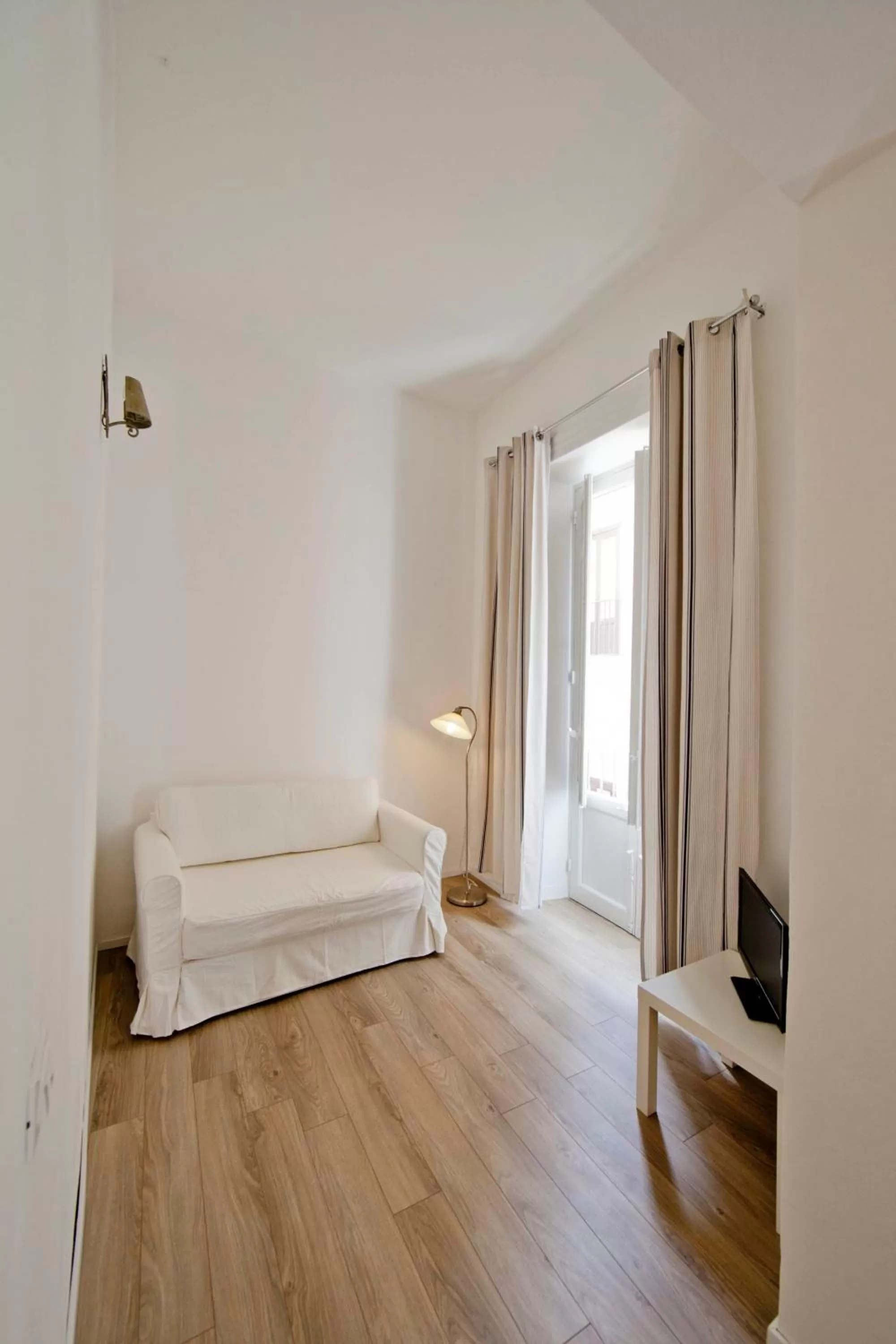 View (from property/room), Bed in B&B Barone Sieri Pepoli