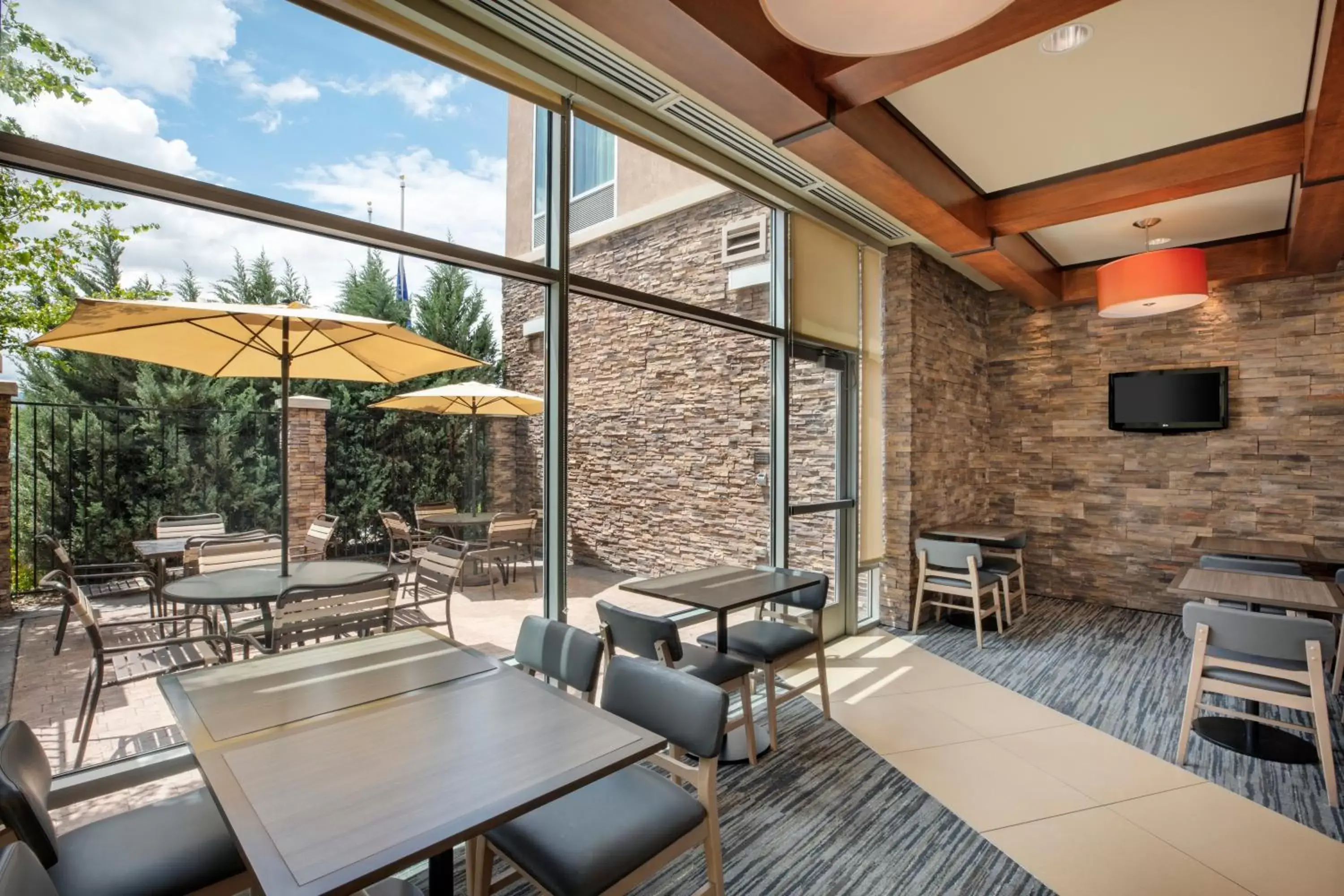 Restaurant/Places to Eat in Hyatt Place Reno-Tahoe Airport