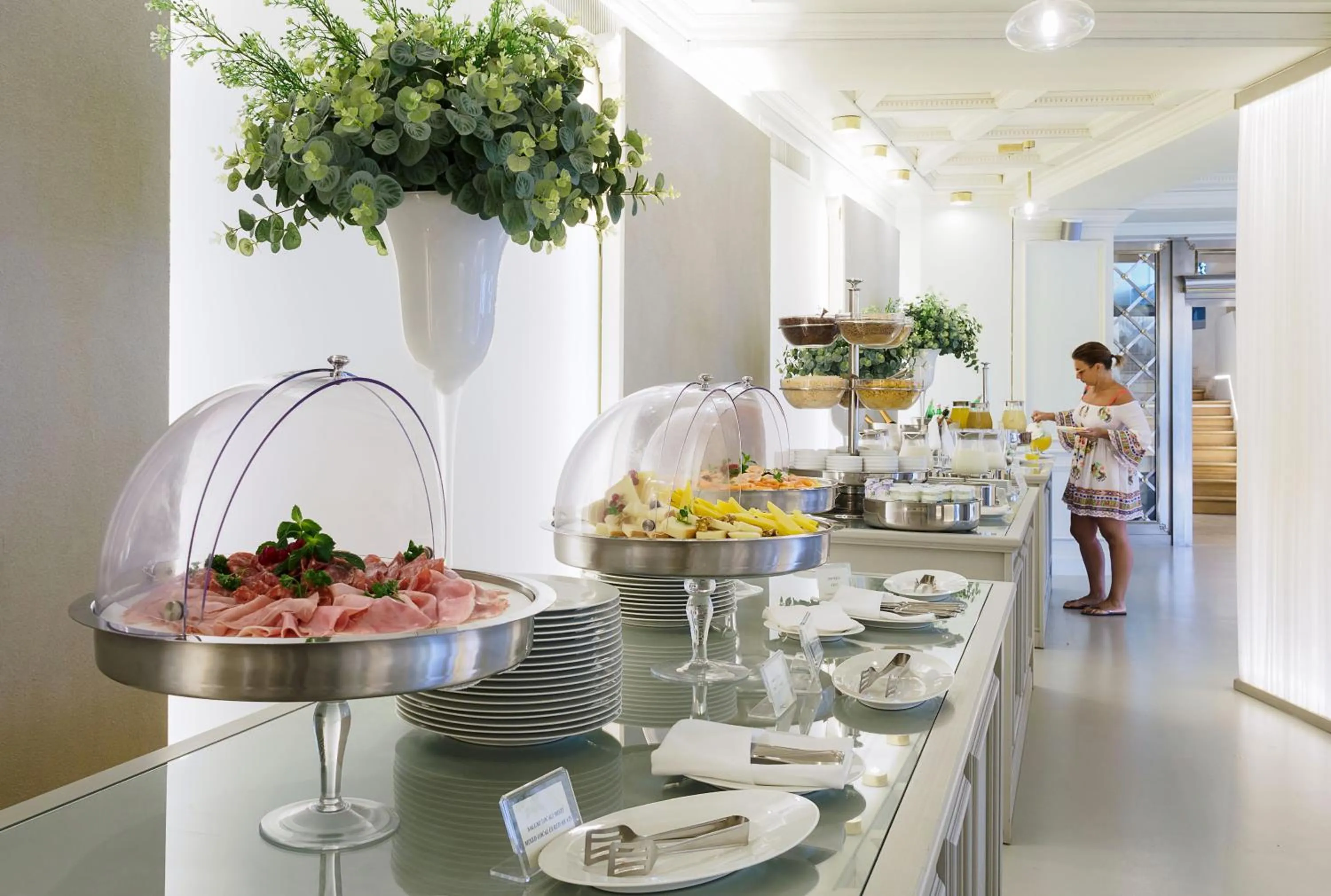 Food and drinks in Atlantis Bay - The Leading Hotels of the World