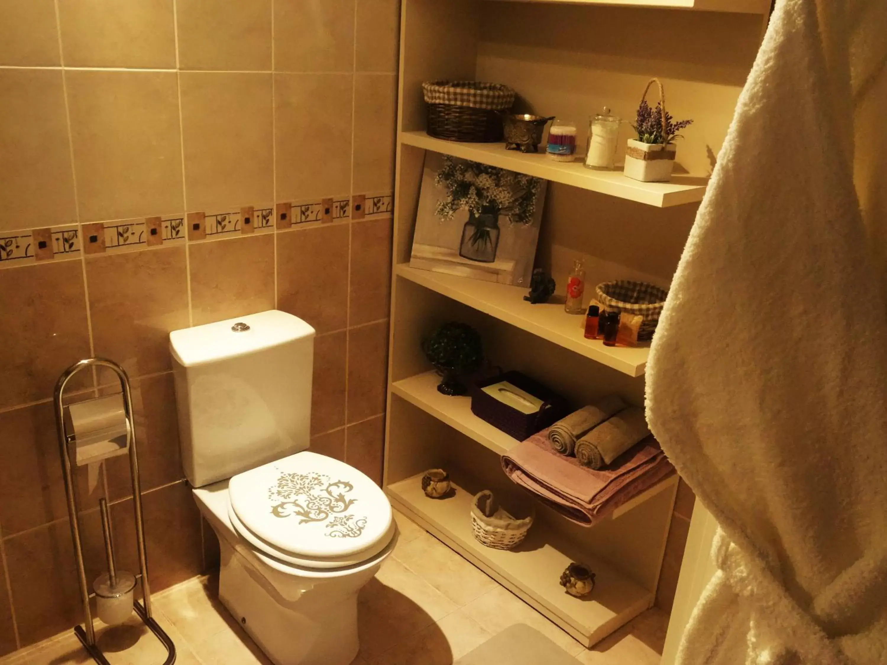 Shower, Bathroom in Villa La Clef Des Champs