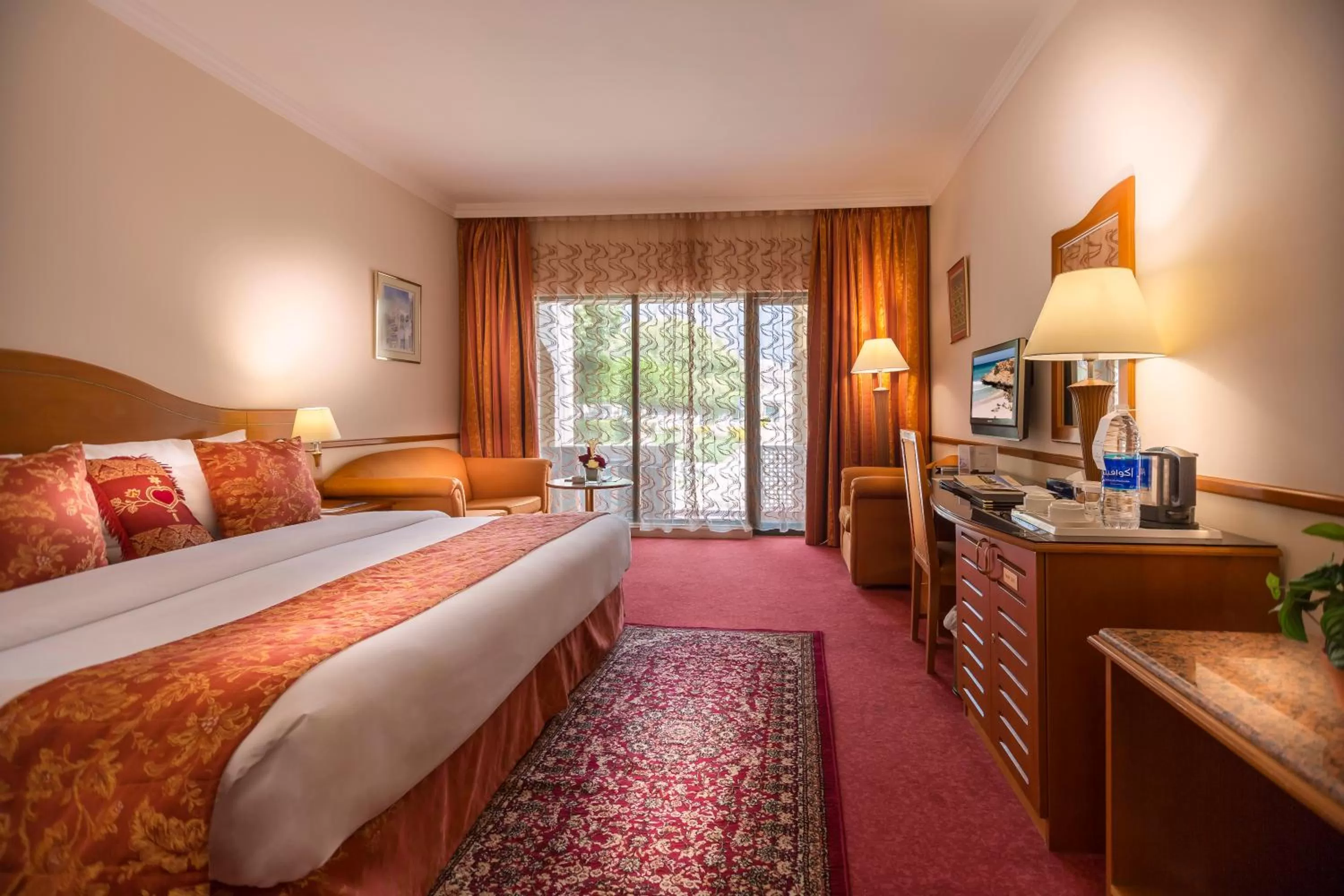 Pool view, Bed in Golden Tulip Nizwa Hotel