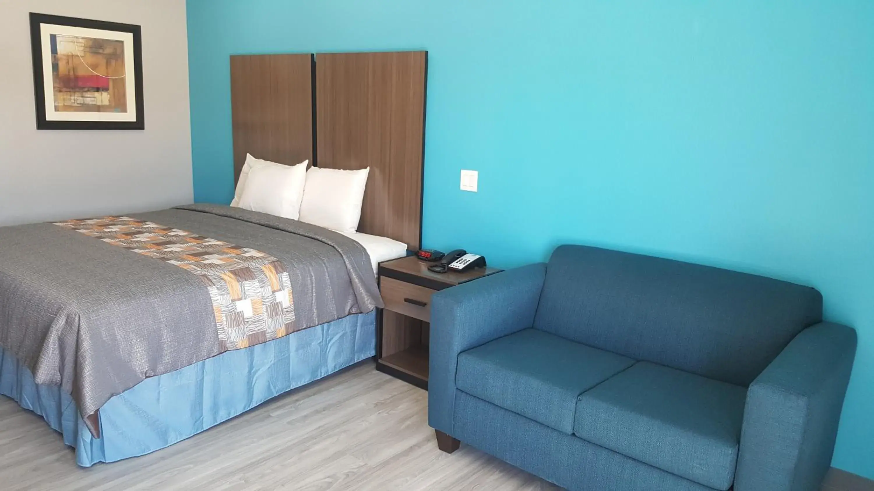 Bed in Haven Inn & Suites willowbrook Bed in Haven Inn & Suites willowbrook