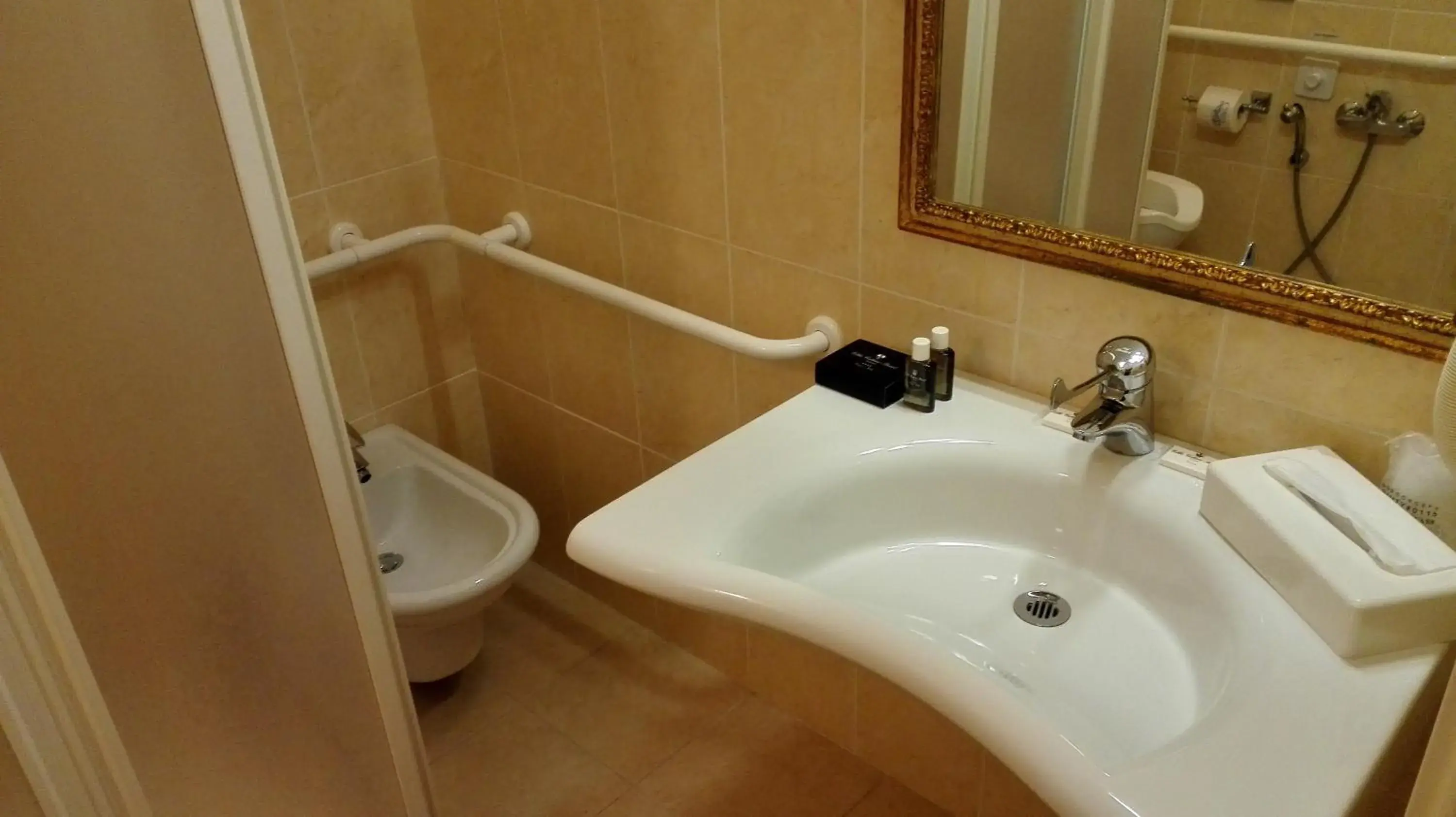 Bathroom in Villa Cattani Stuart