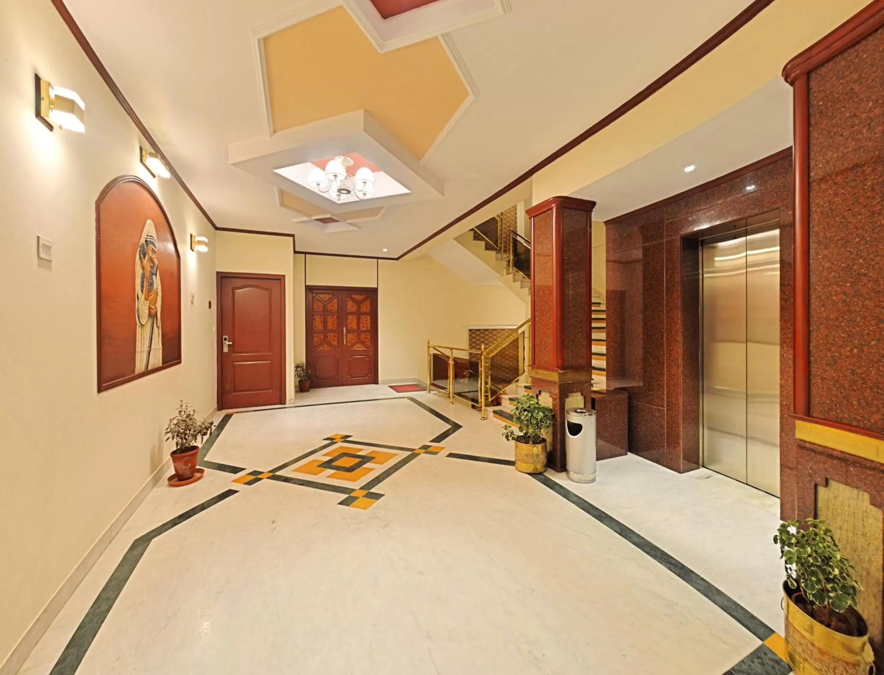 Area and facilities in Hotel Gnanam