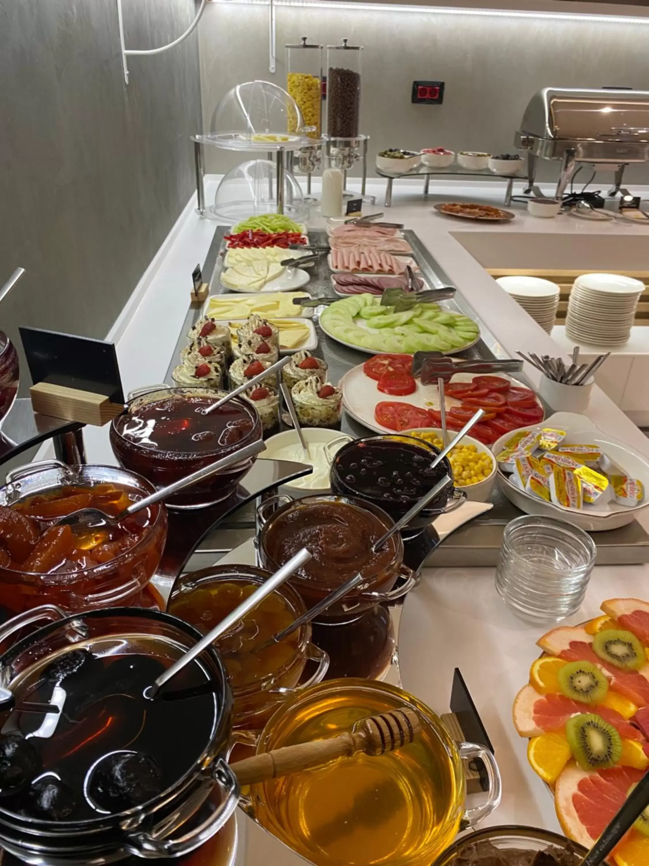 Breakfast in Marjan Plaza Hotel Breakfast in Marjan Plaza Hotel