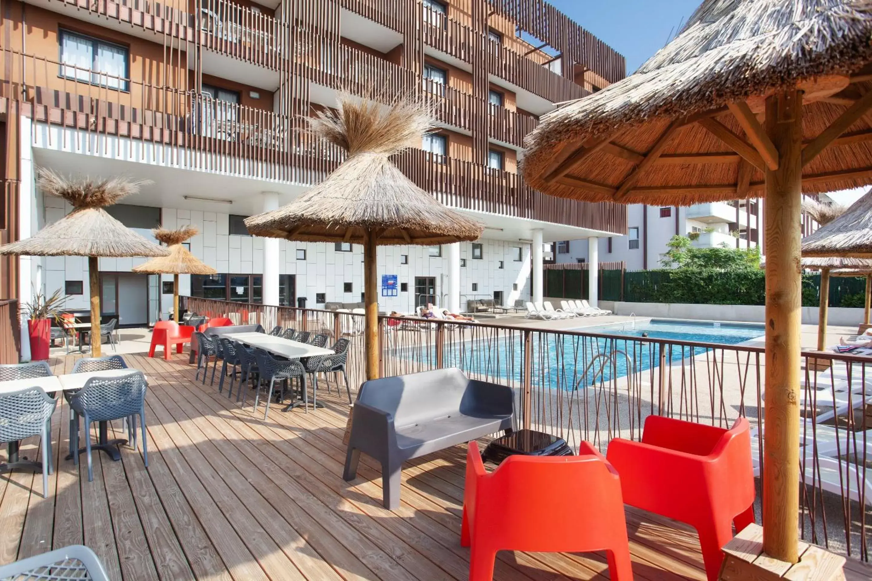 Lounge or bar, Swimming Pool in Résidence Odalys Terra Gaia