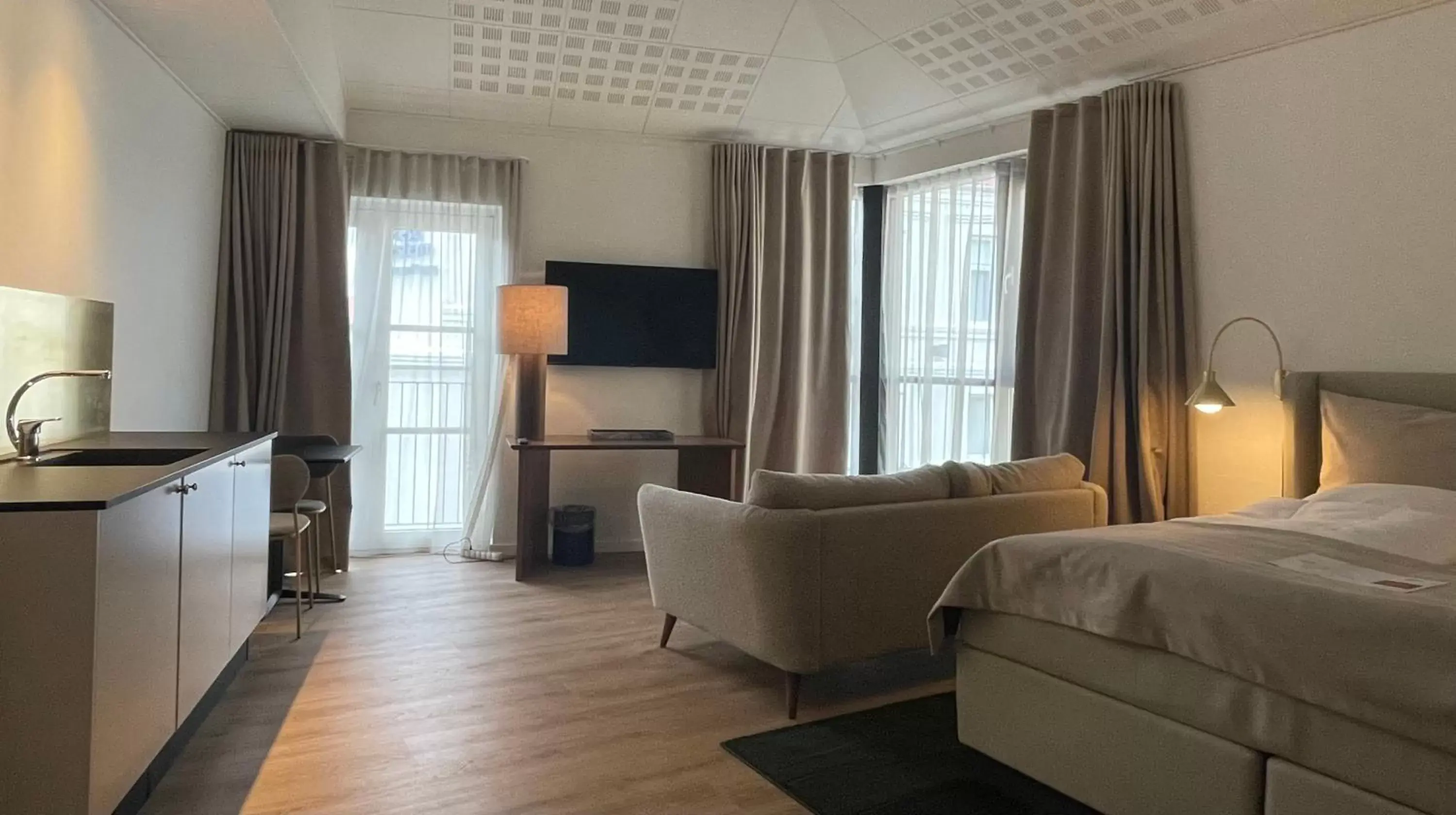 One-Bedroom Executive King Suite with Kitchenette - Non-Smoking in Best Western Hotel Herman Bang One-Bedroom Executive King Suite with Kitchenette - Non-Smoking in Best Western Hotel Herman Bang