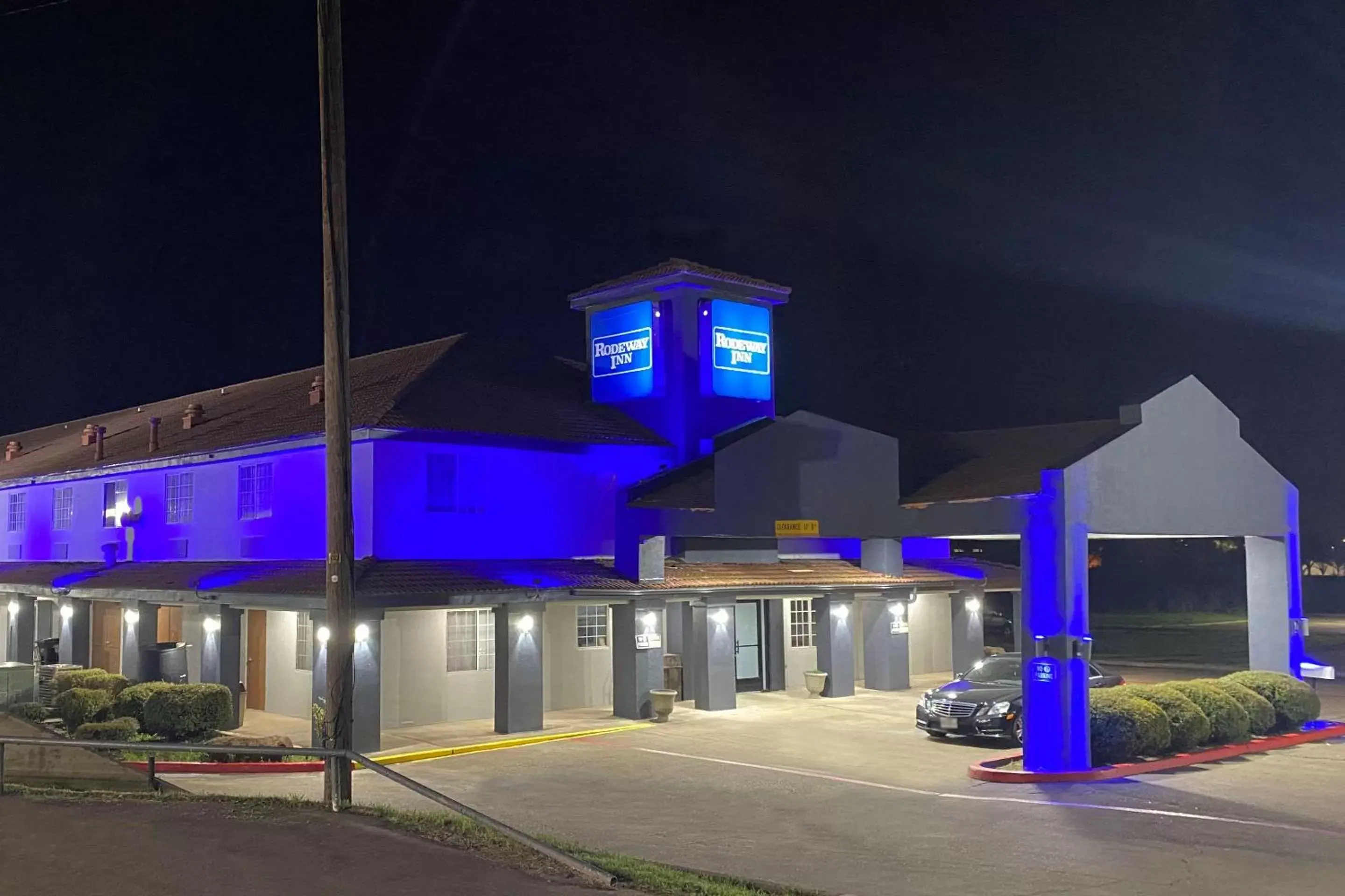 Property building in Rodeway Inn Property building in Rodeway Inn