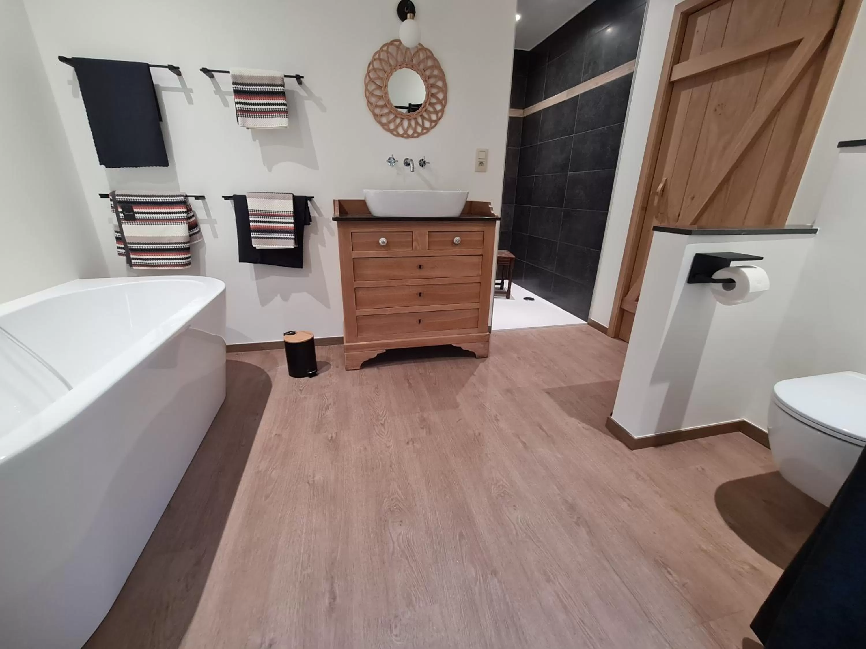 Bathroom, TV/Entertainment Center in Le Clos des Brumes