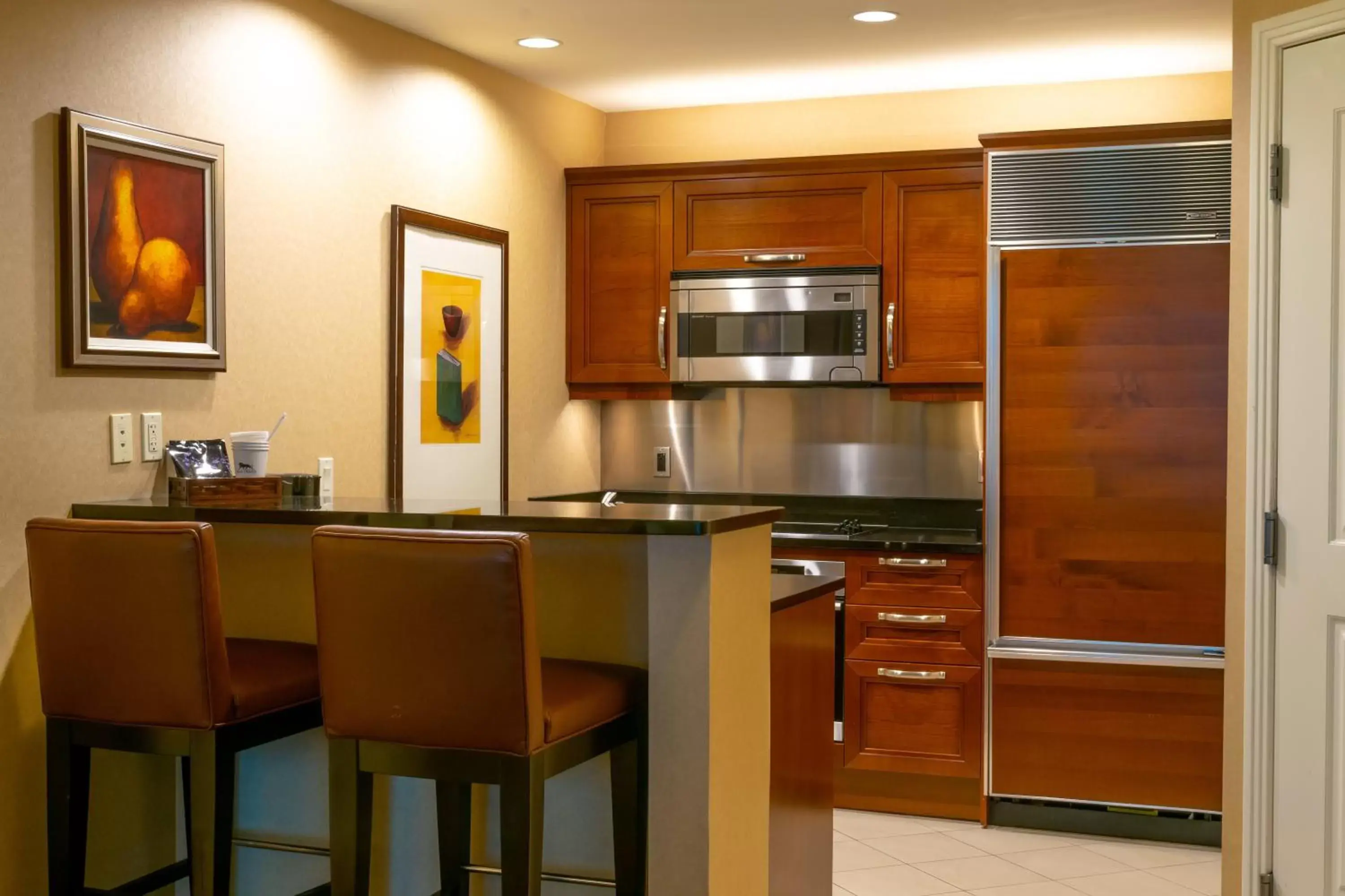 Photo of the whole room, Kitchen/Kitchenette in The Signature at MGM Grand - All Suites