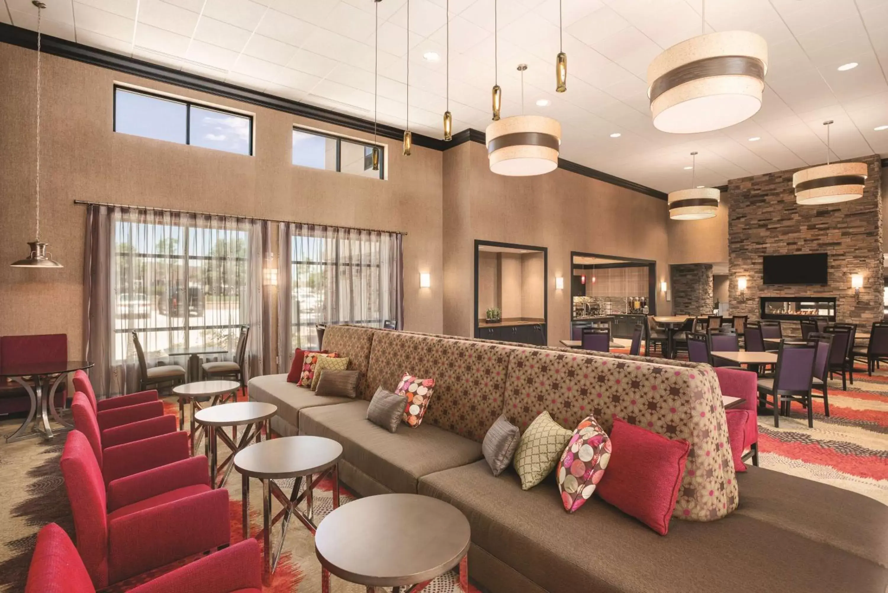 Lobby or reception, Lounge/Bar in Homewood Suites by Hilton Ankeny