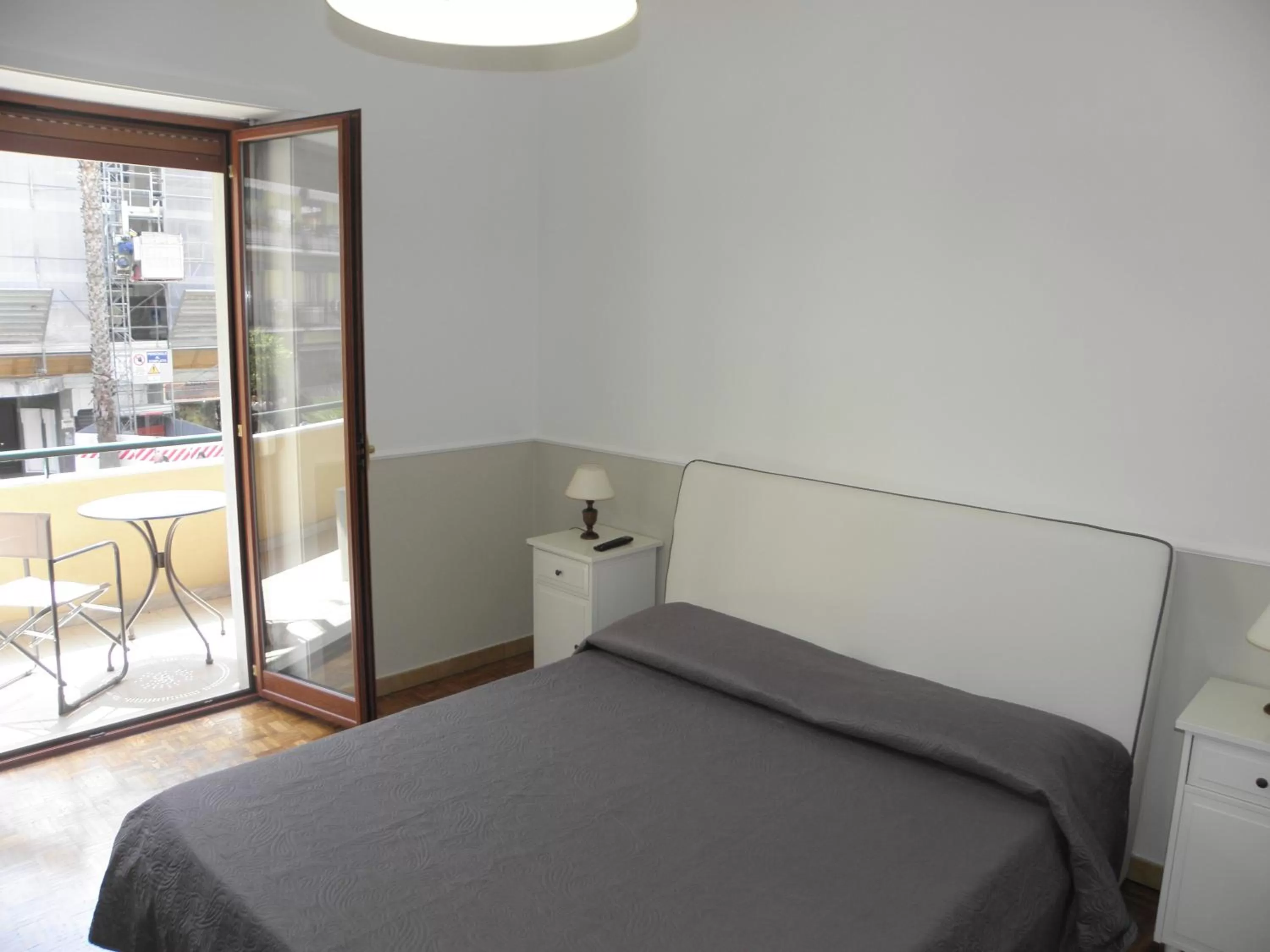 Photo of the whole room, Bed in Lemon Rooms Sorrento