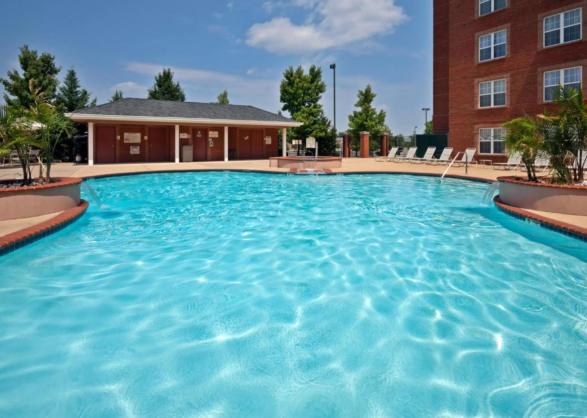 Swimming pool in Holiday Inn Chantilly-Dulles Expo Airport by IHG