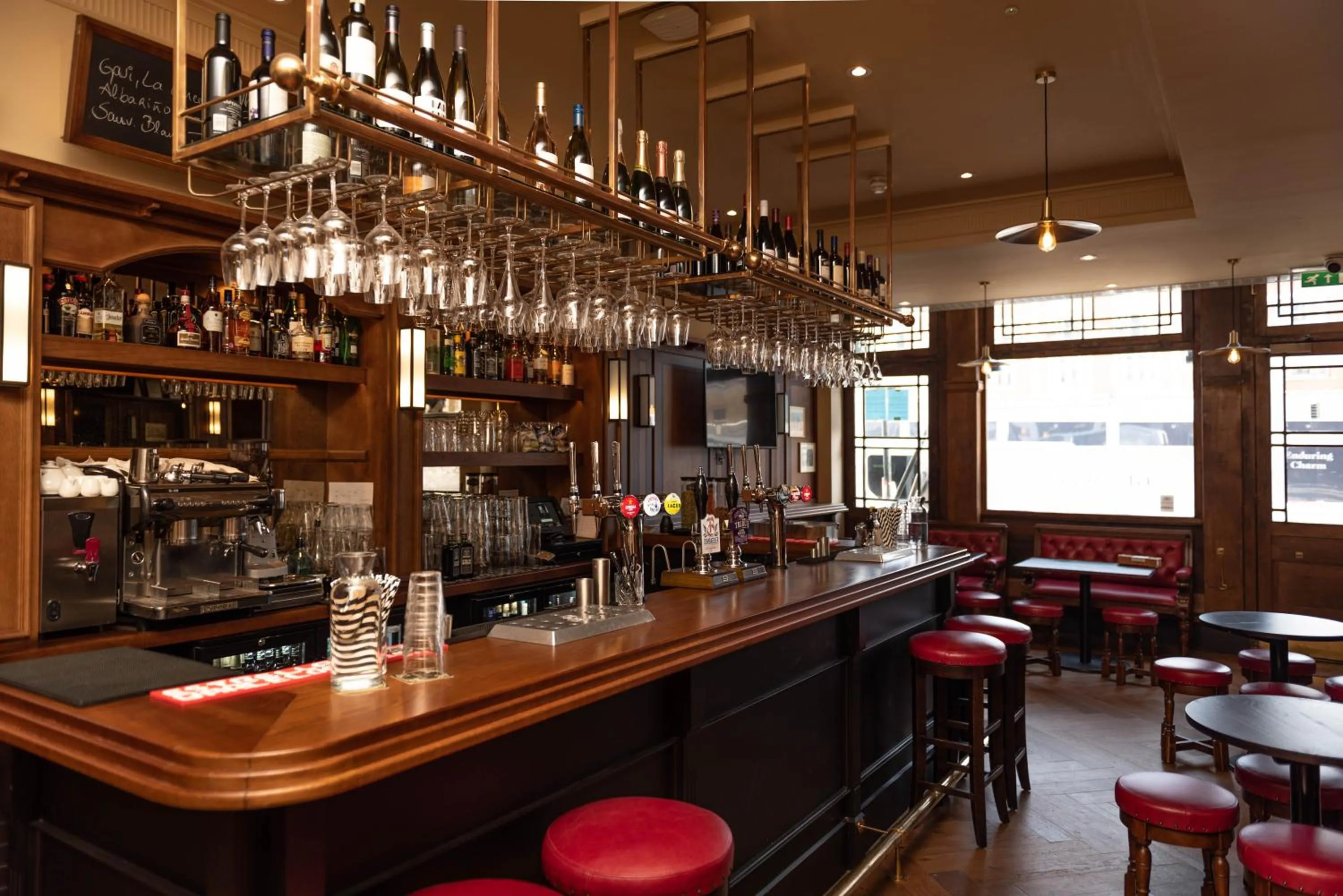 Lounge or bar in Gunmakers