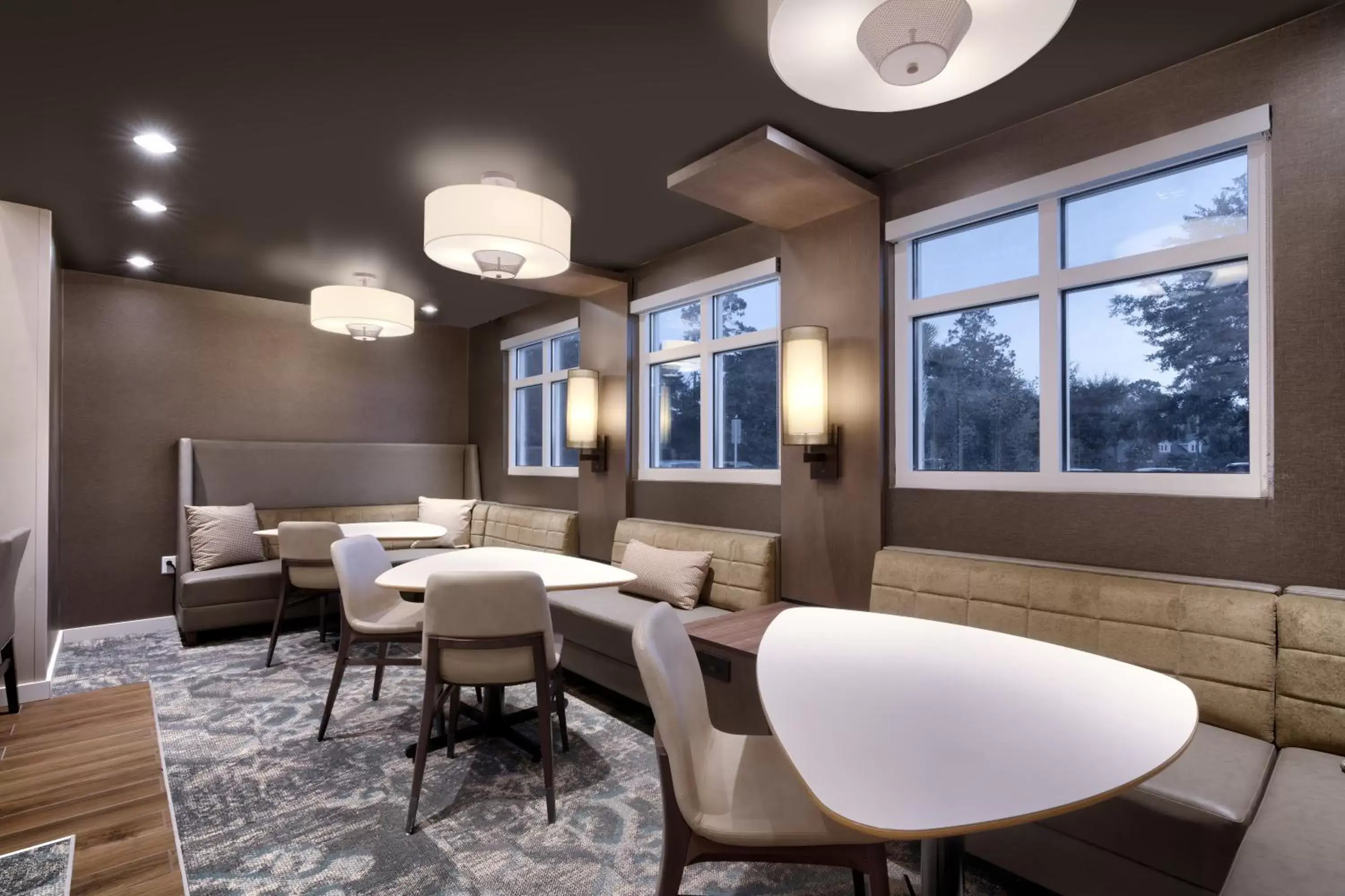 Seating area, Lounge/Bar in Residence Inn by Marriott Brunswick