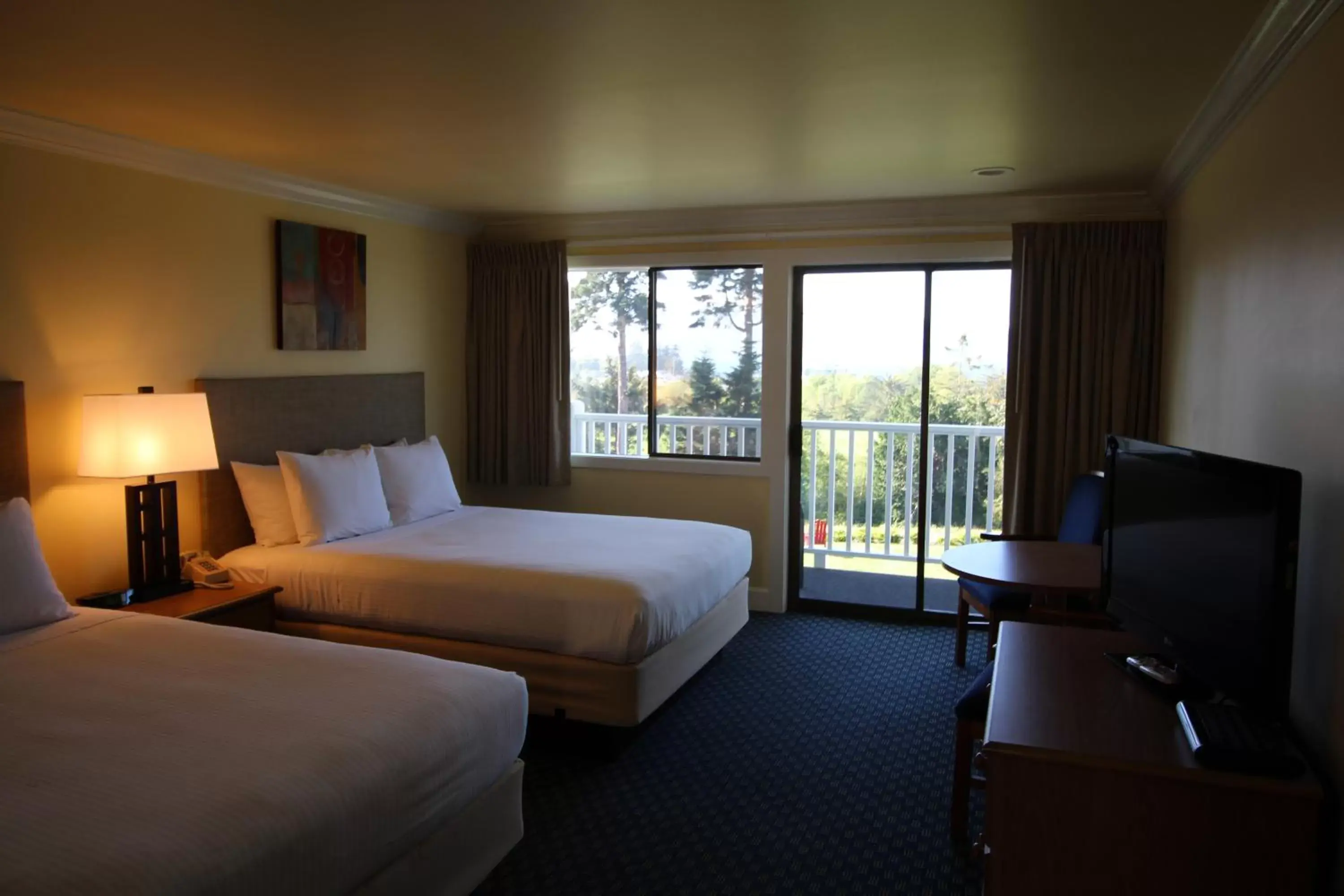 Photo of the whole room, Room Photo in Anacortes Ship Harbor Inn