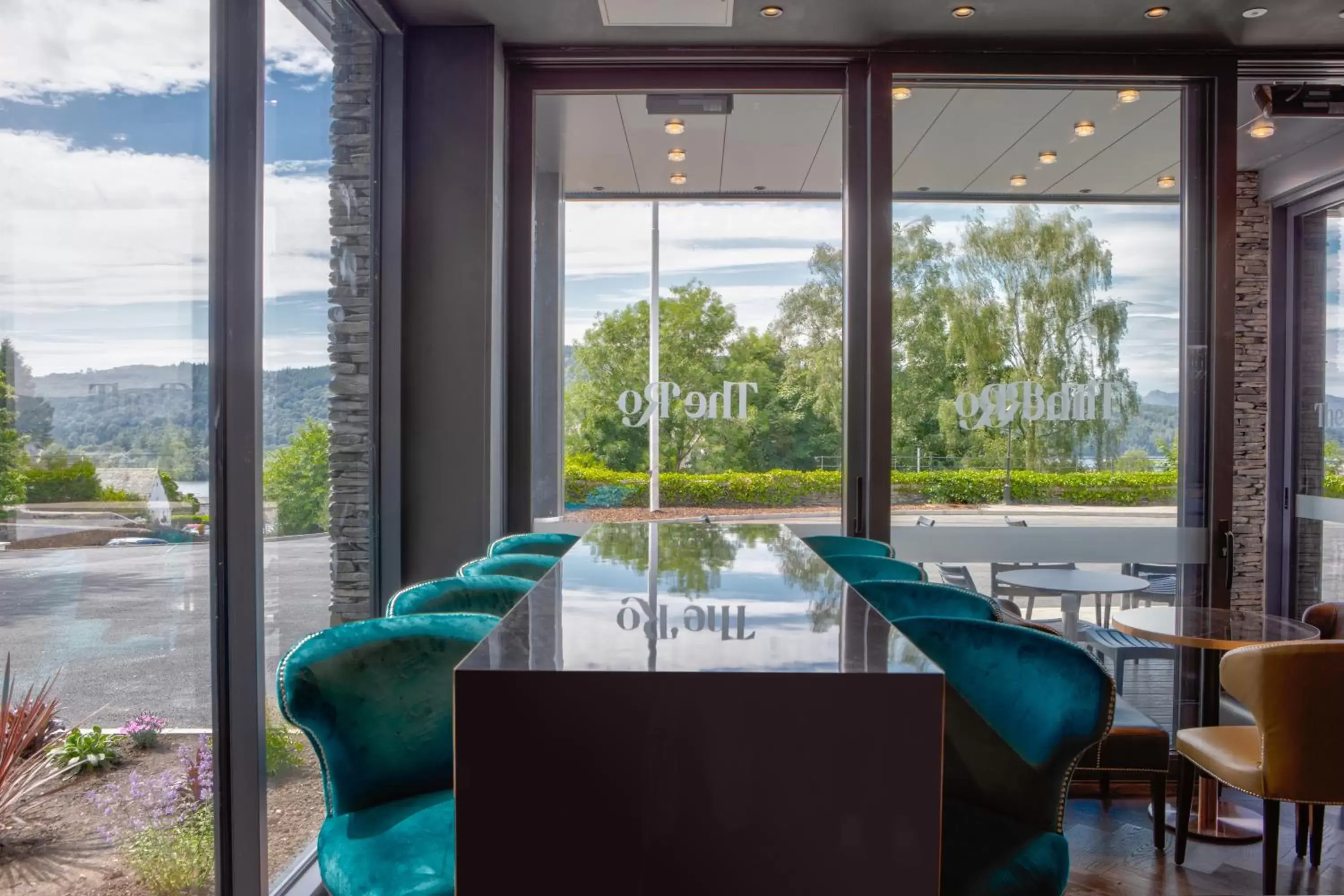 Lounge or bar in The Ro Hotel Windermere