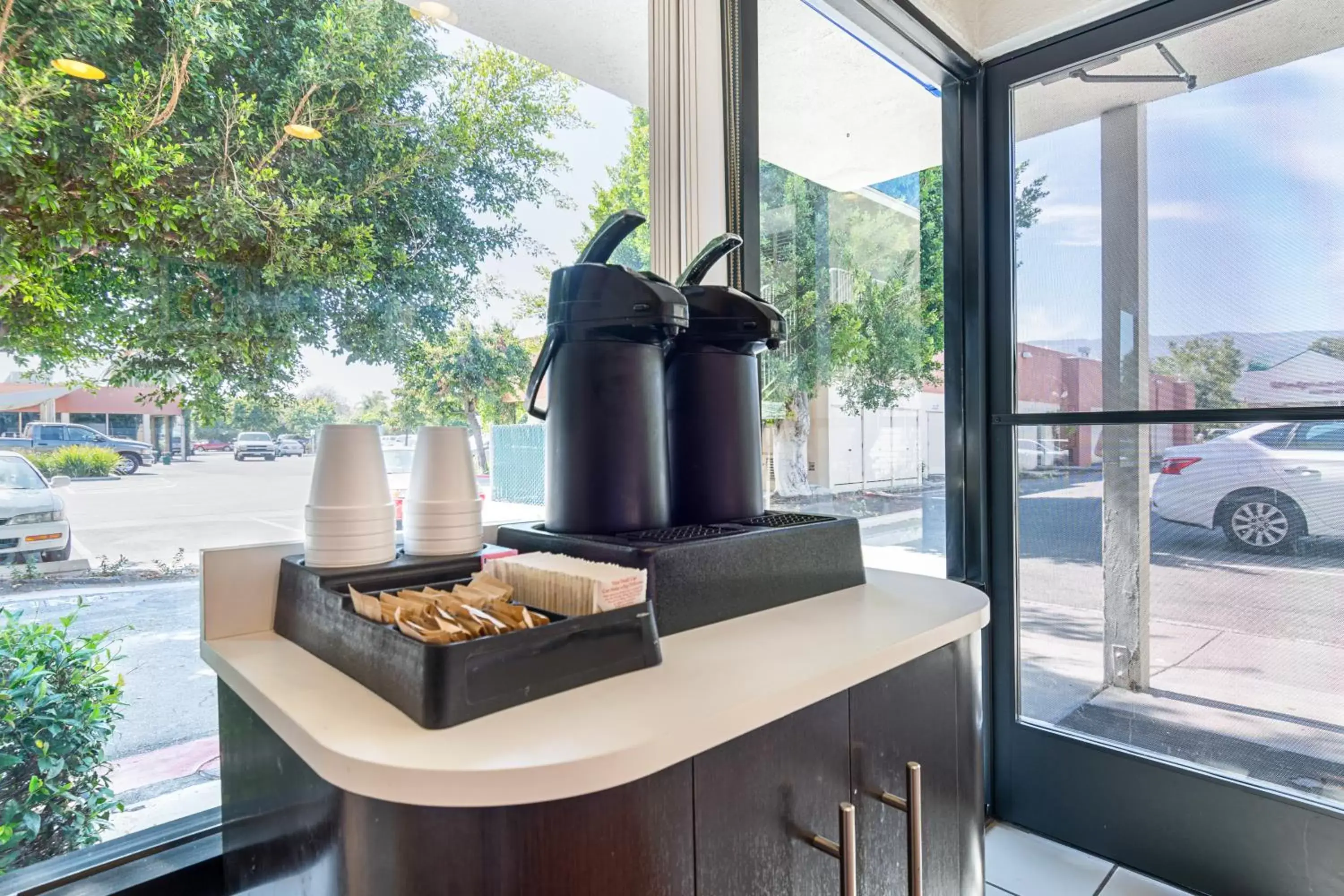 Lobby or reception, View in Motel 6-Goleta, CA - Santa Barbara