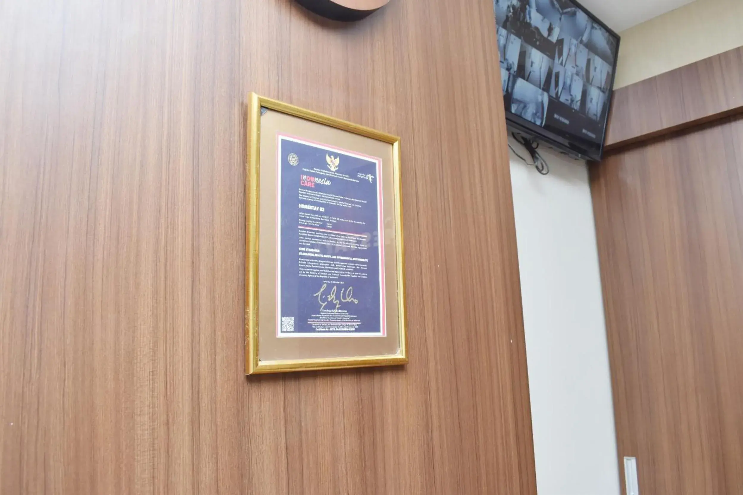 Certificate/Award, TV/Entertainment Center in Homestay 82 Syariah Palembang