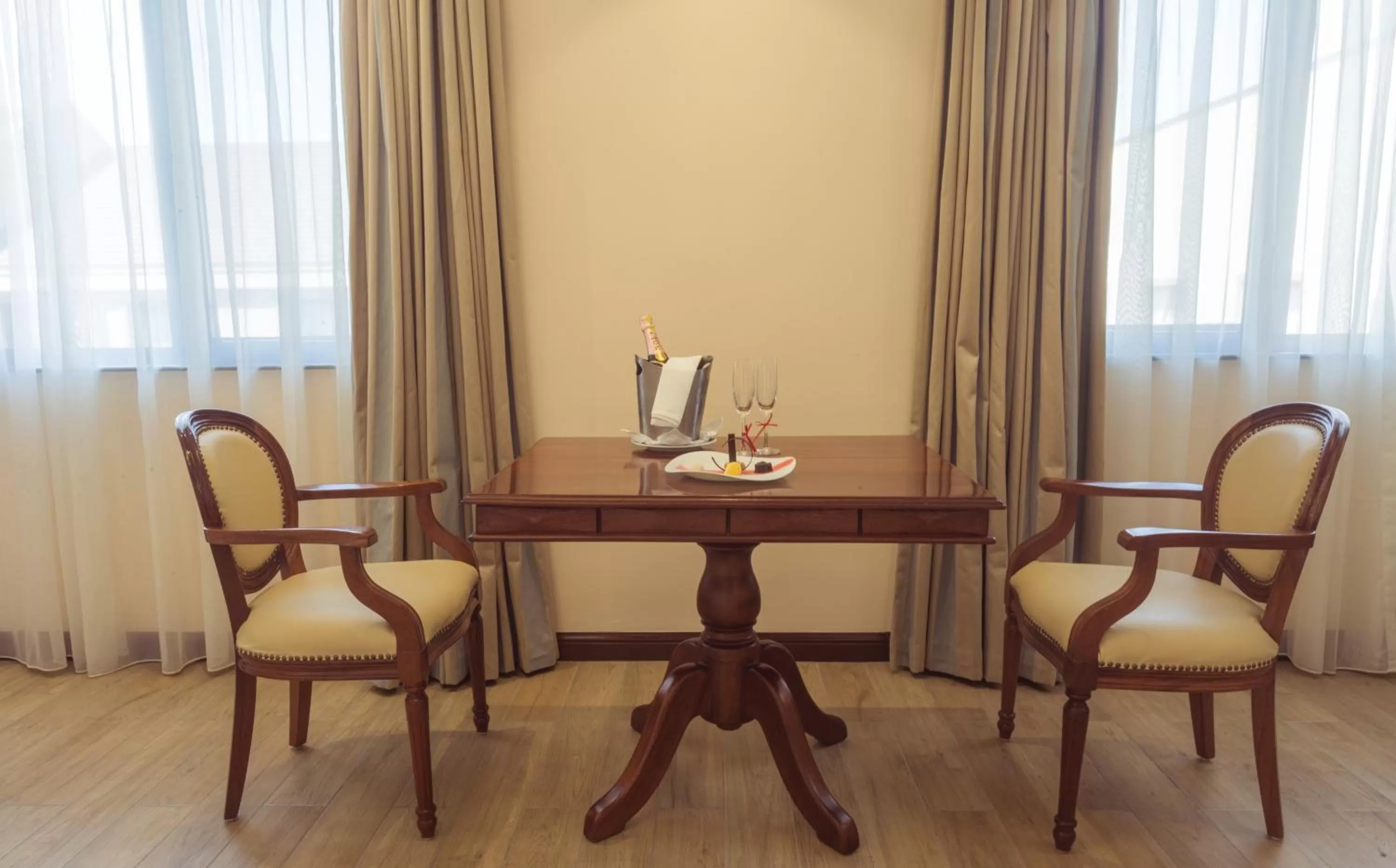 Living room in Sarova Woodlands Hotel and Spa