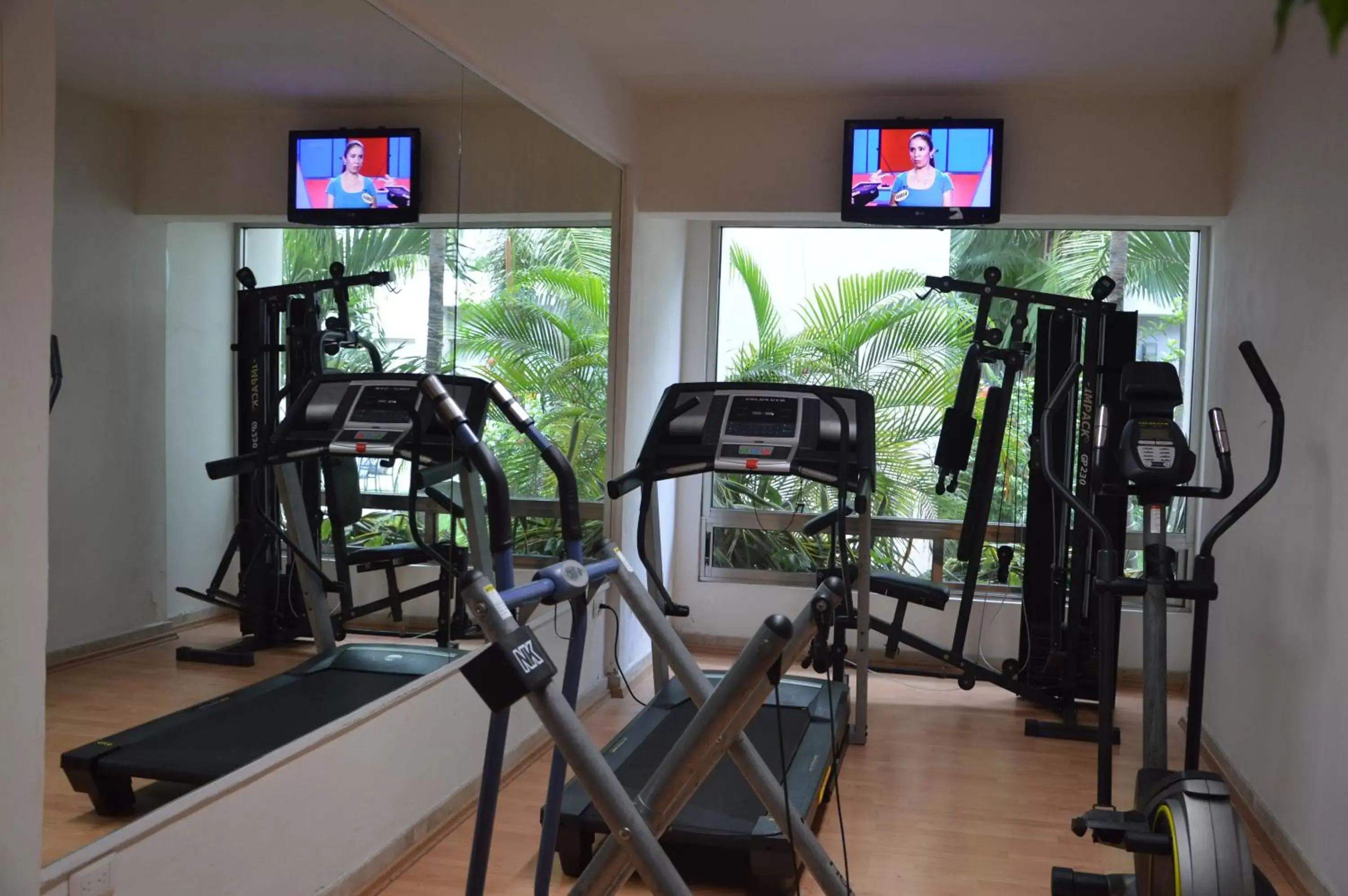 Fitness centre/facilities in Ambiance Suites