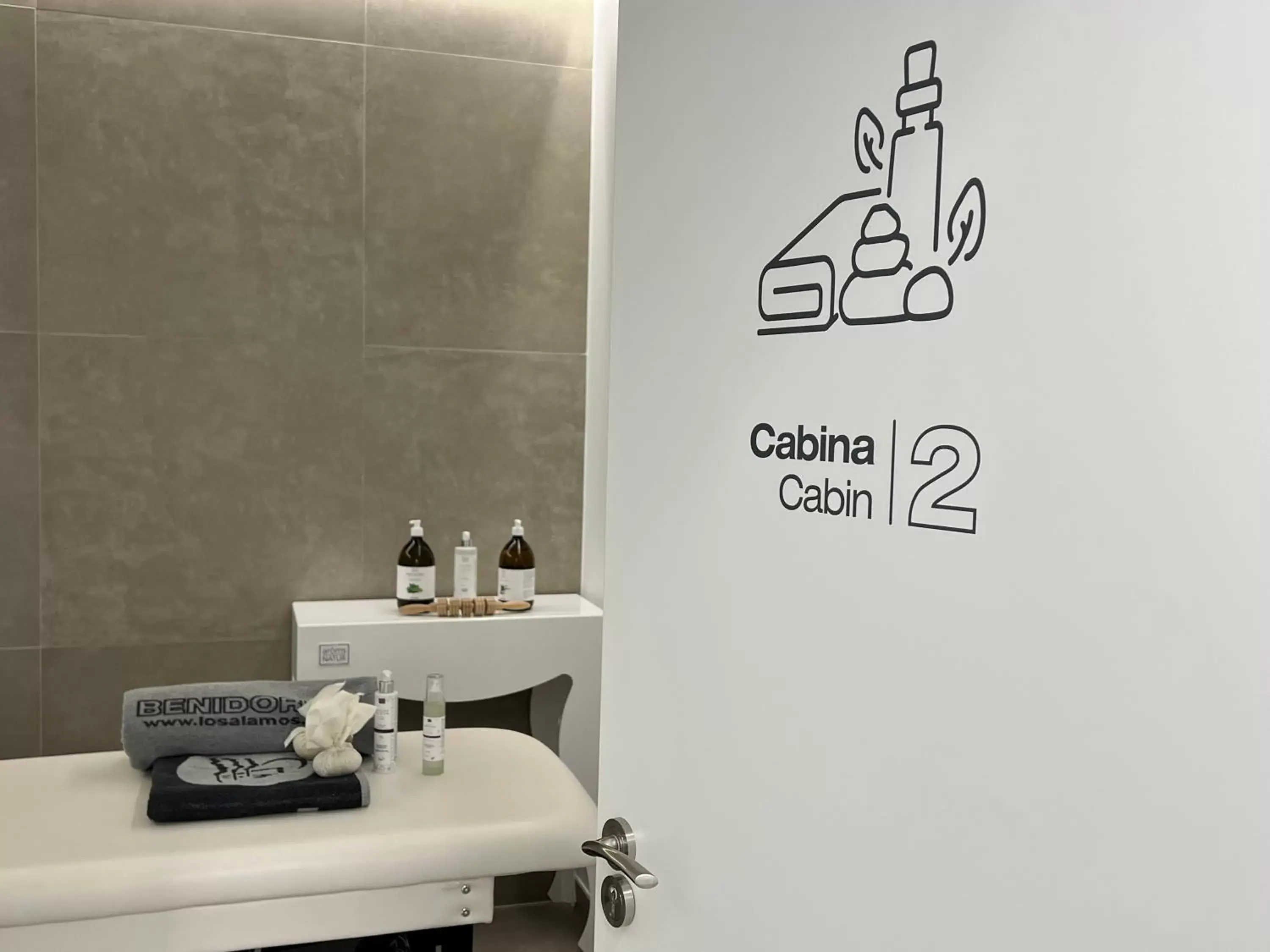 Massage, Bathroom in Los Álamos