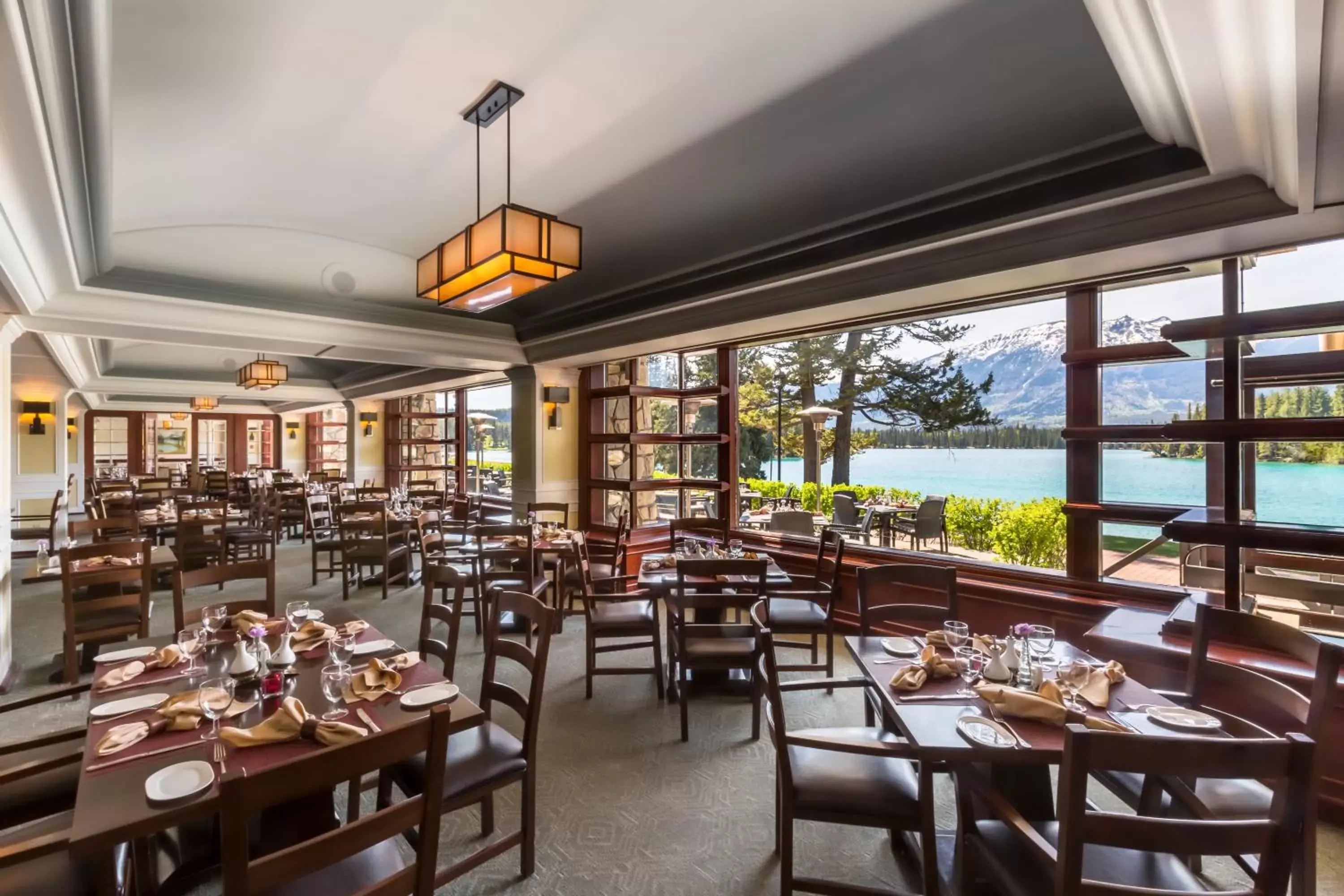 Restaurant/Places to Eat in Fairmont Jasper Park Lodge