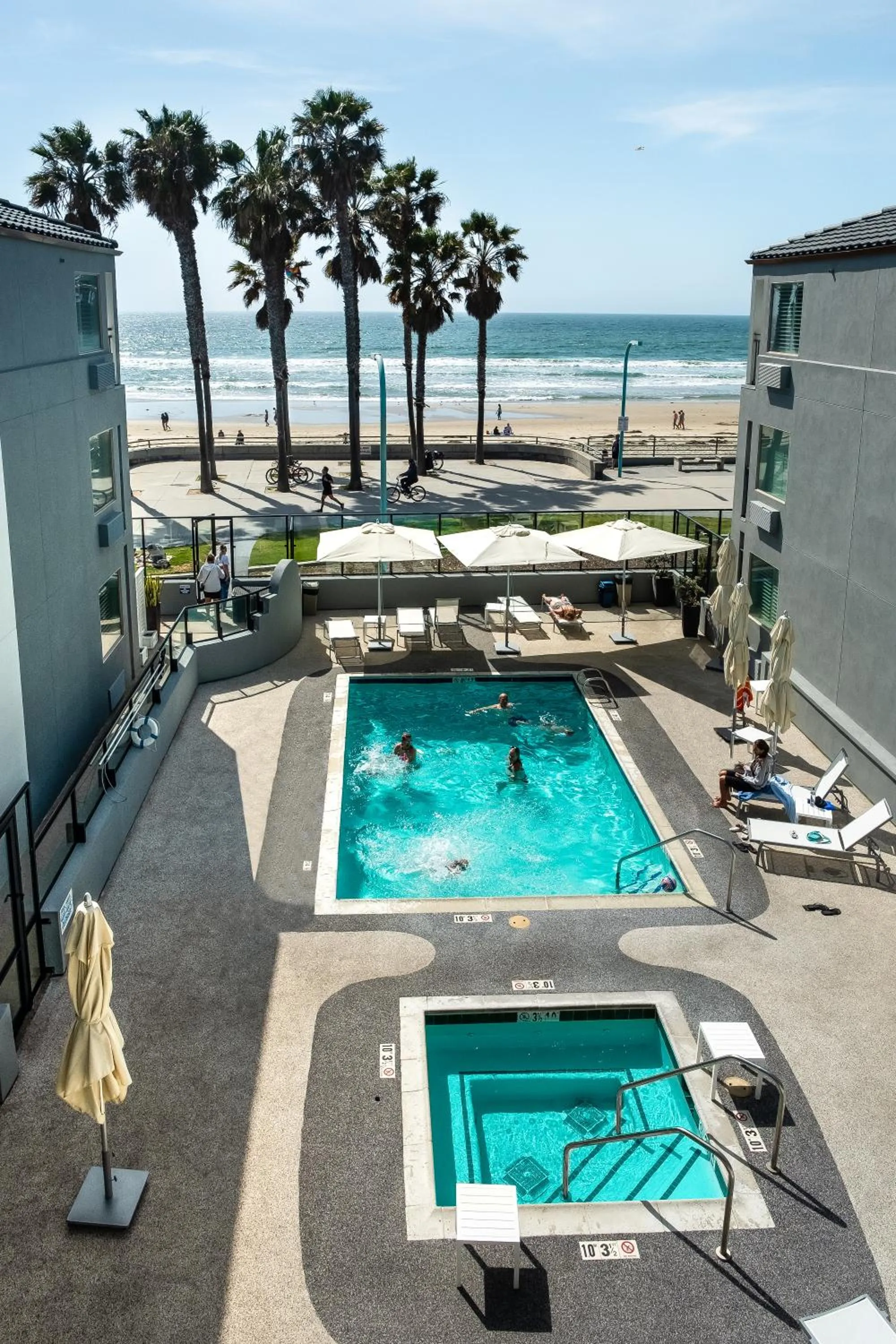 Swimming pool in Ocean Park Inn