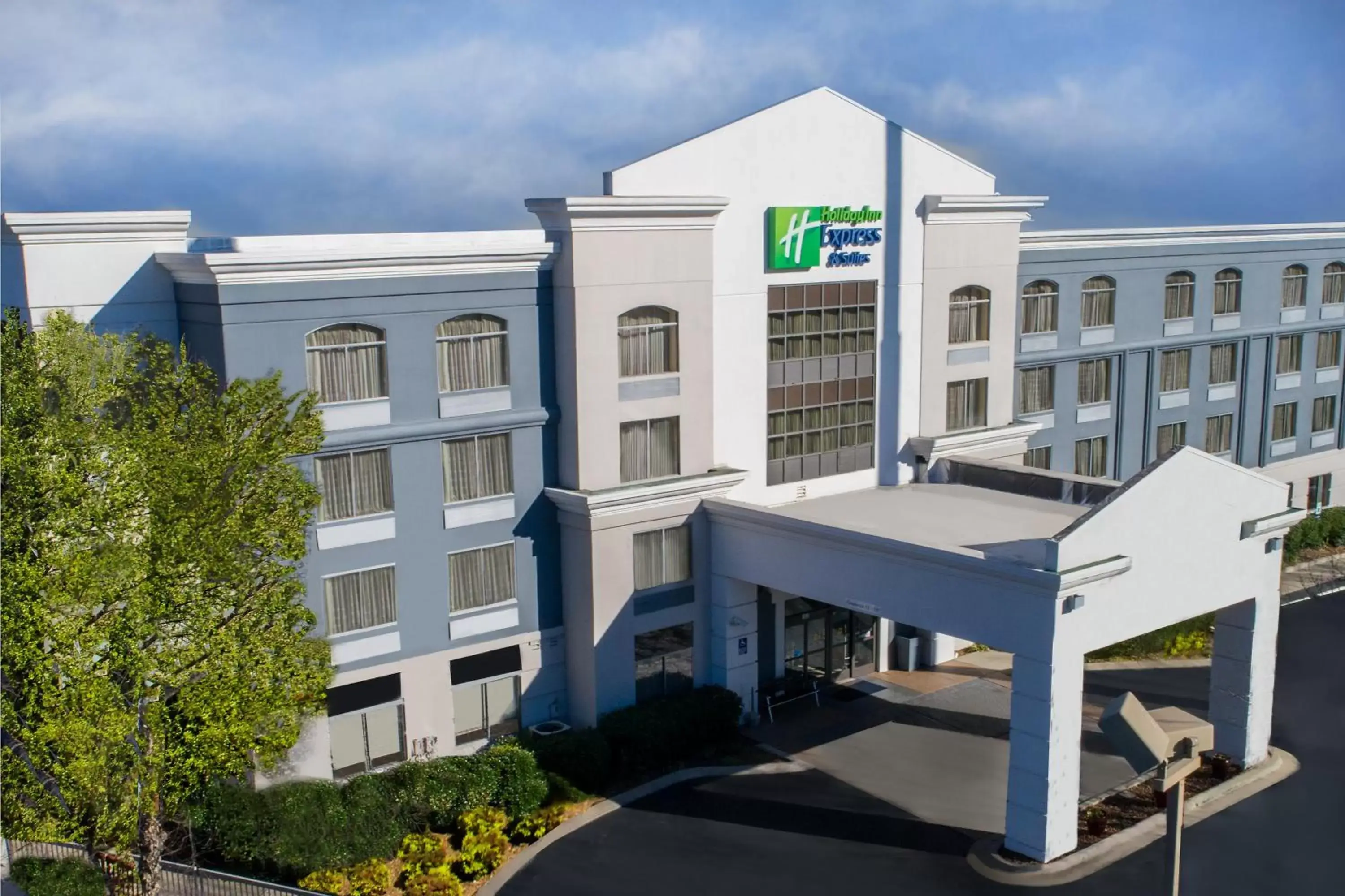 Property Building in Holiday Inn Express Murfreesboro Central, an IHG Hotel